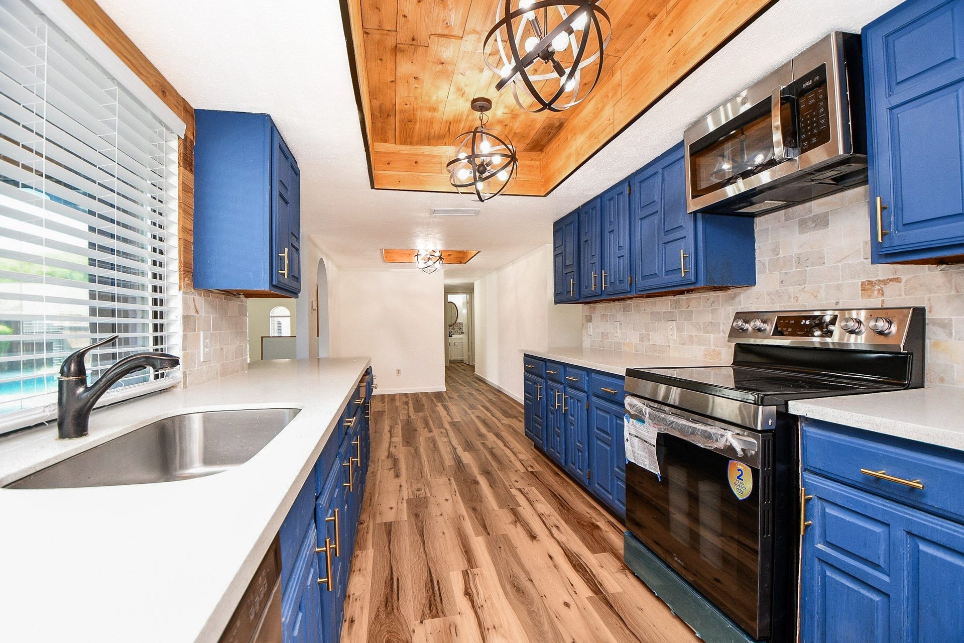 7315 El Cresta Drive, Houston, TX 77083 7315 El Cresta Drive, Houston, TX 77083