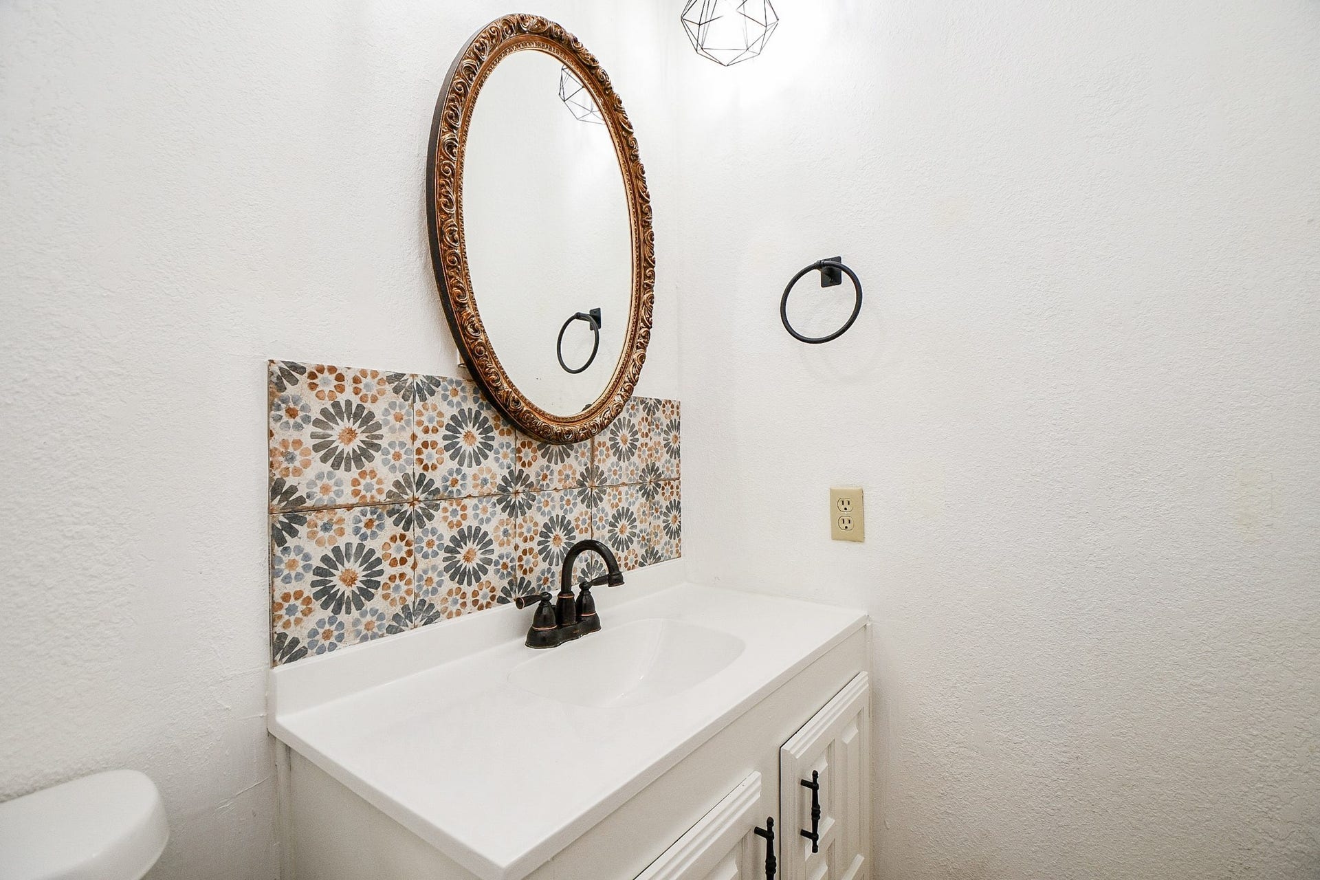 7315 El Cresta Drive, Houston, TX 77083 7315 El Cresta Drive, Houston, TX 77083