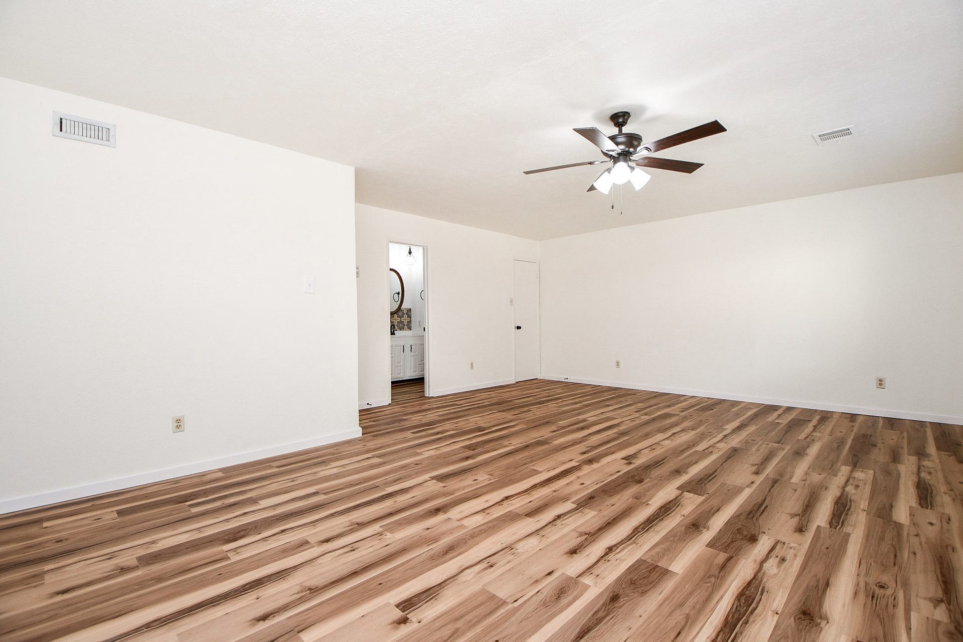 7315 El Cresta Drive, Houston, TX 77083 7315 El Cresta Drive, Houston, TX 77083