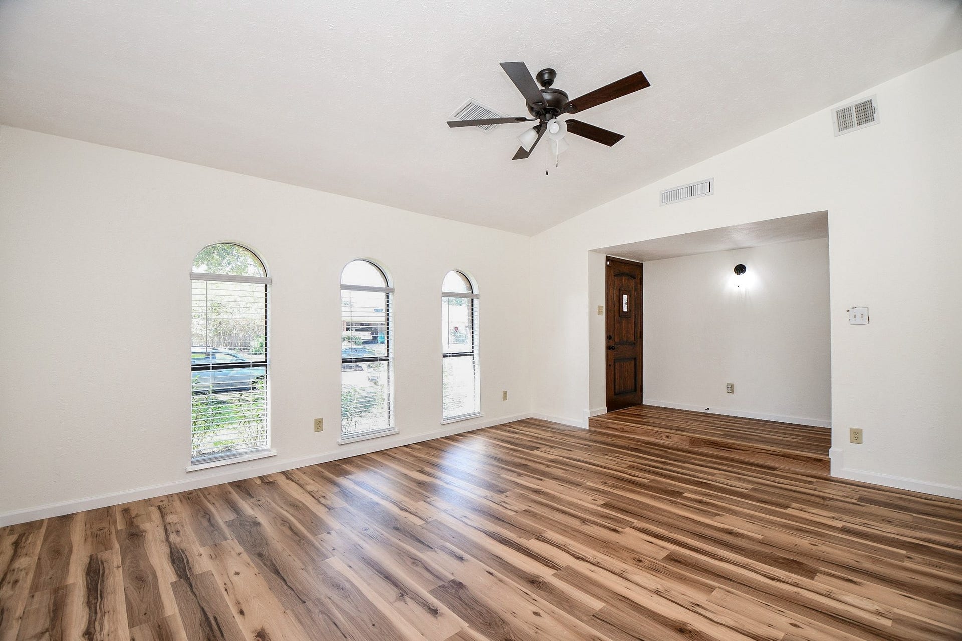 7315 El Cresta Drive, Houston, TX 77083 7315 El Cresta Drive, Houston, TX 77083