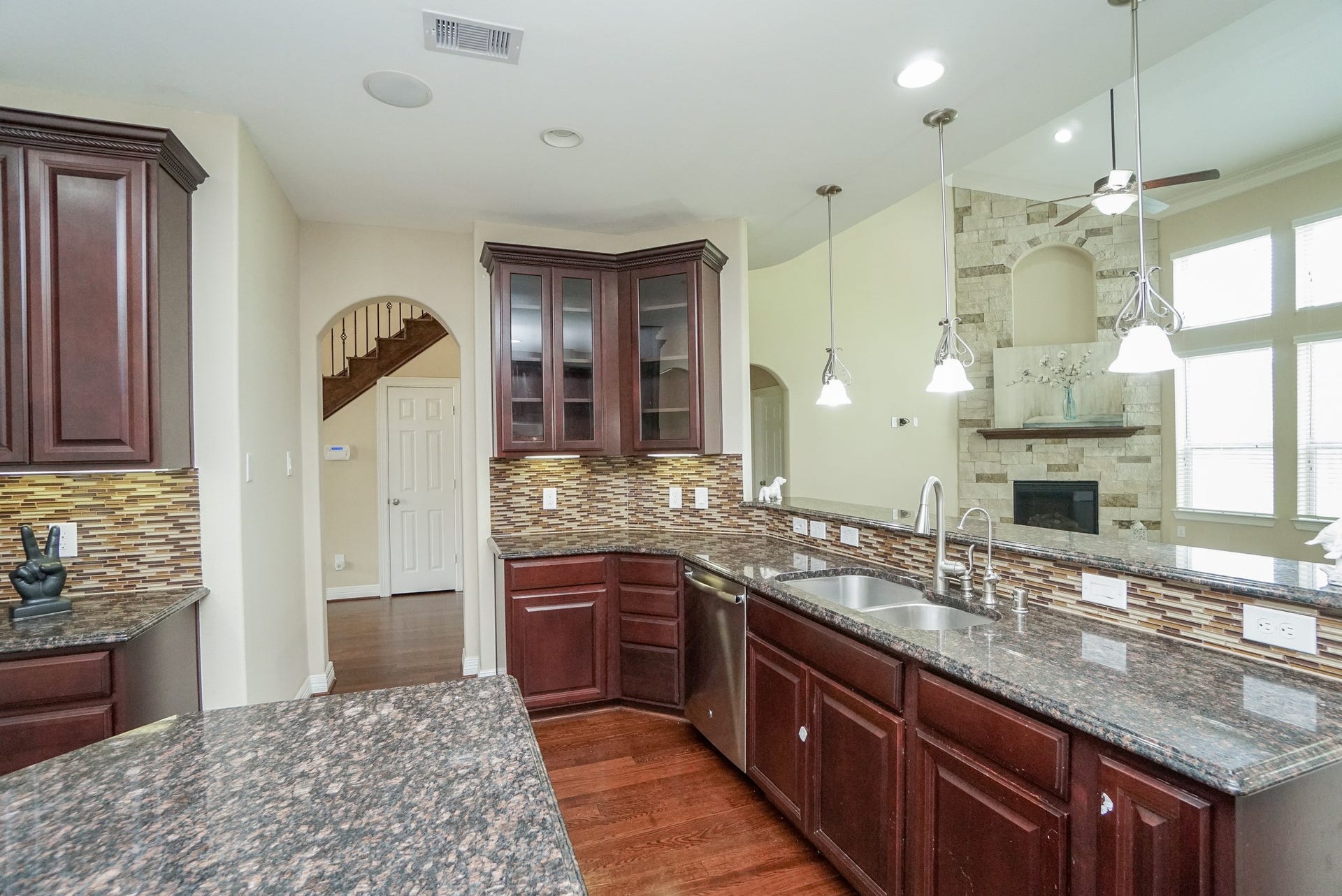 3434 Norwich Gardens Lane, Fulshear, TX 77441 The cooking is easy in this fabulous set up!!
