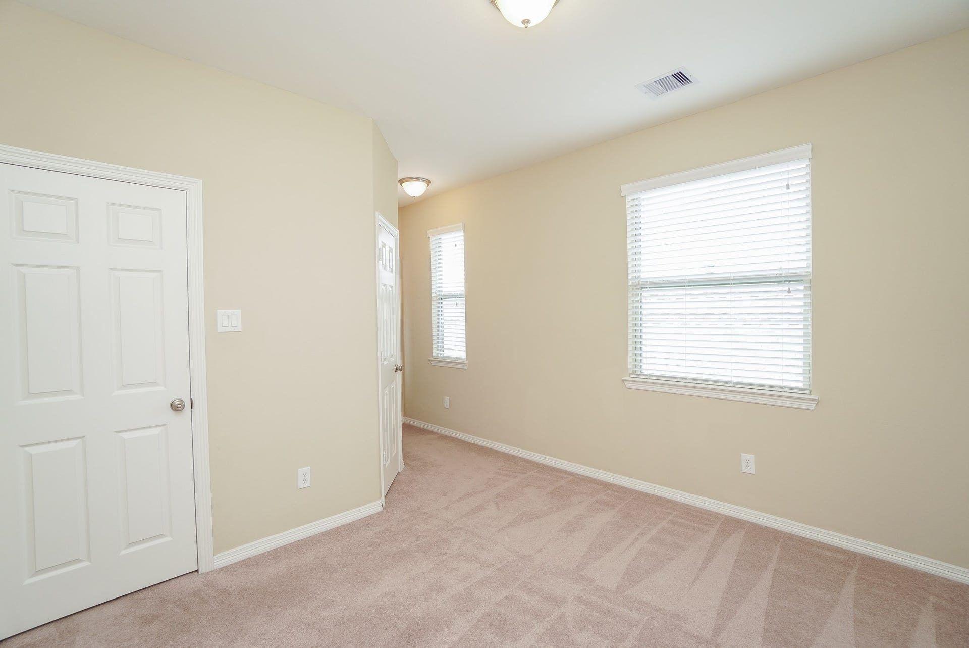 3434 Norwich Gardens Lane, Fulshear, TX 77441 There are three bedrooms on the second floor. All of these rooms have carpet, large windows and great closet space.