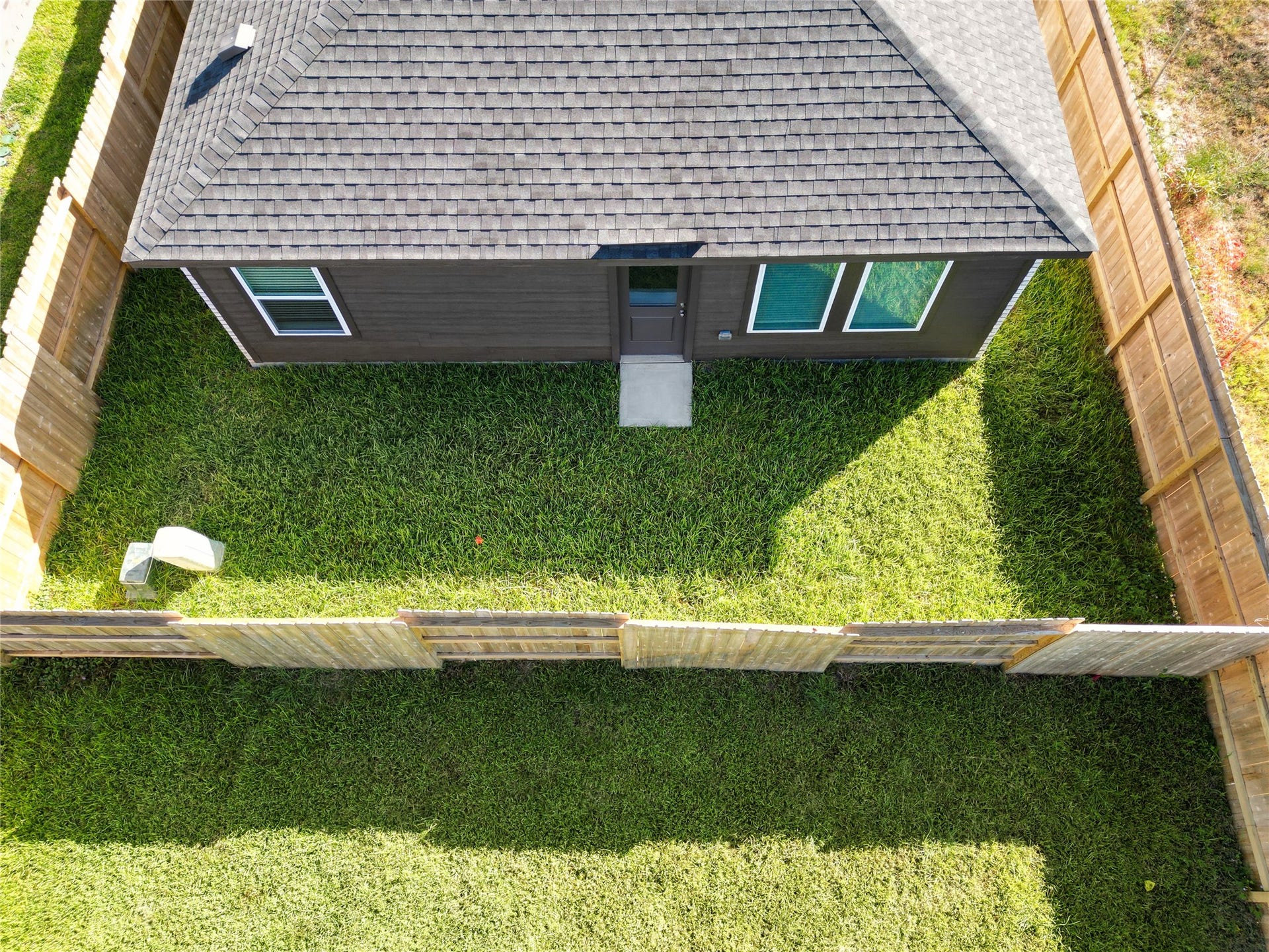 9203 Burch Eagle Court, Baytown, TX 77521 Backyard view