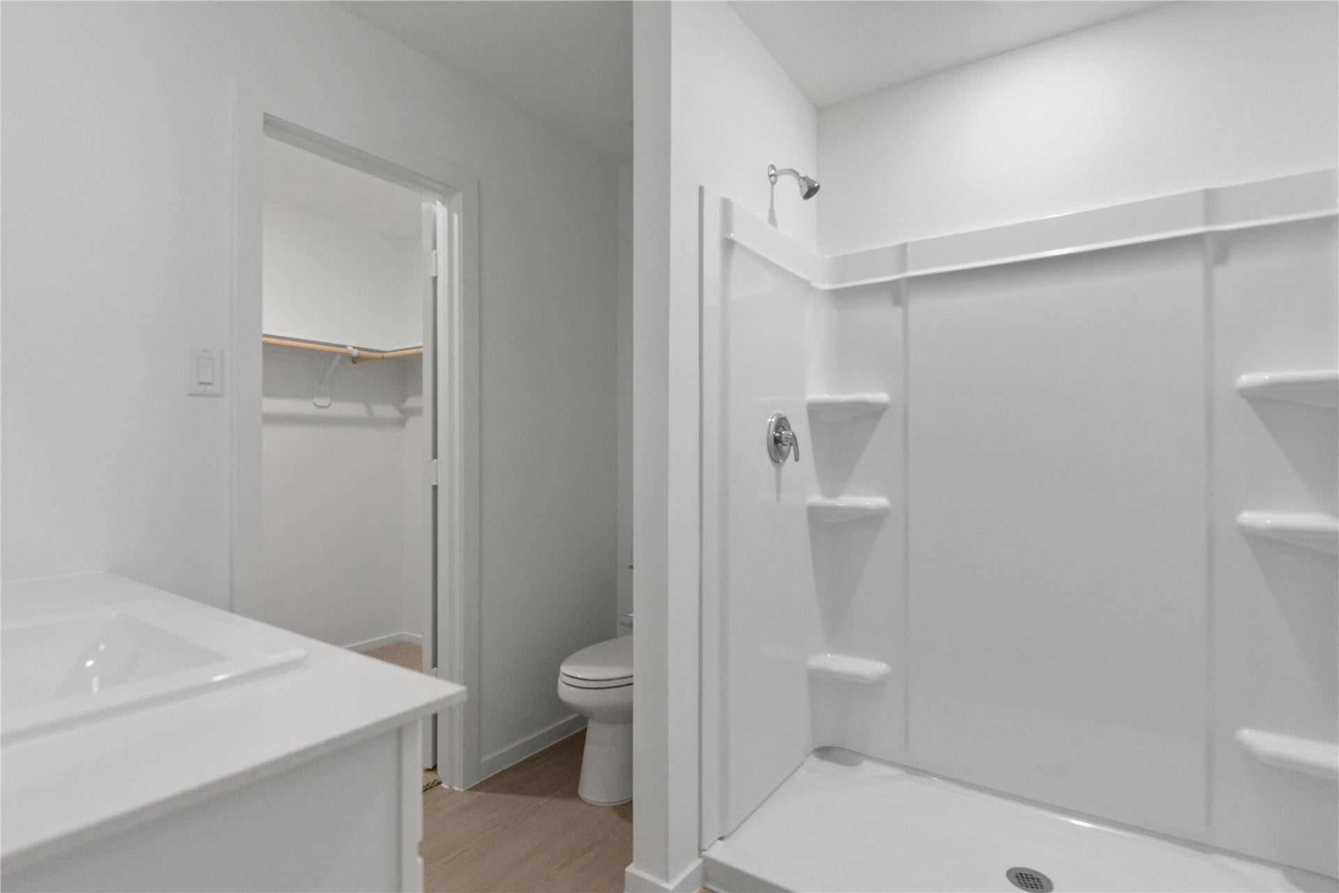 9203 Burch Eagle Court, Baytown, TX 77521 Primary Bathroom Overview w/ Walk-in shower