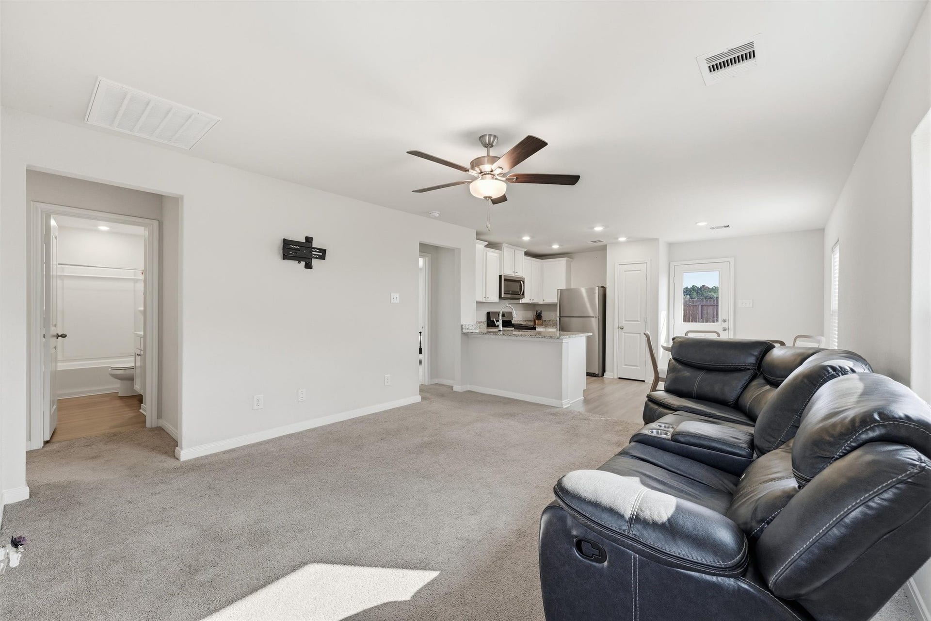 16382 Sweet Grove Drive, Conroe, TX 77303 16382 Sweet Grove Drive, Conroe, TX 77303