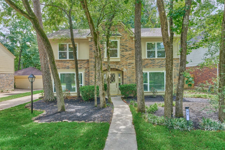 Property photo for 71 Breezy Point Place, The Woodlands, TX