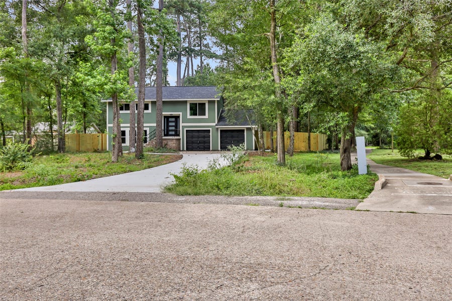 Property photo for 2108 W Lacey Oak Circle, The Woodlands, TX