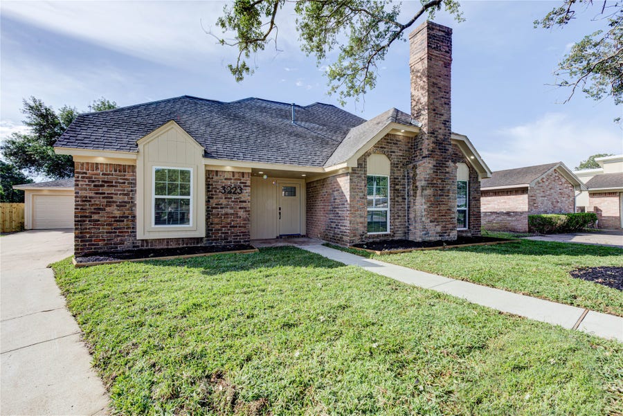 Property photo for 3223 Cherry Hills Drive, Missouri City, TX