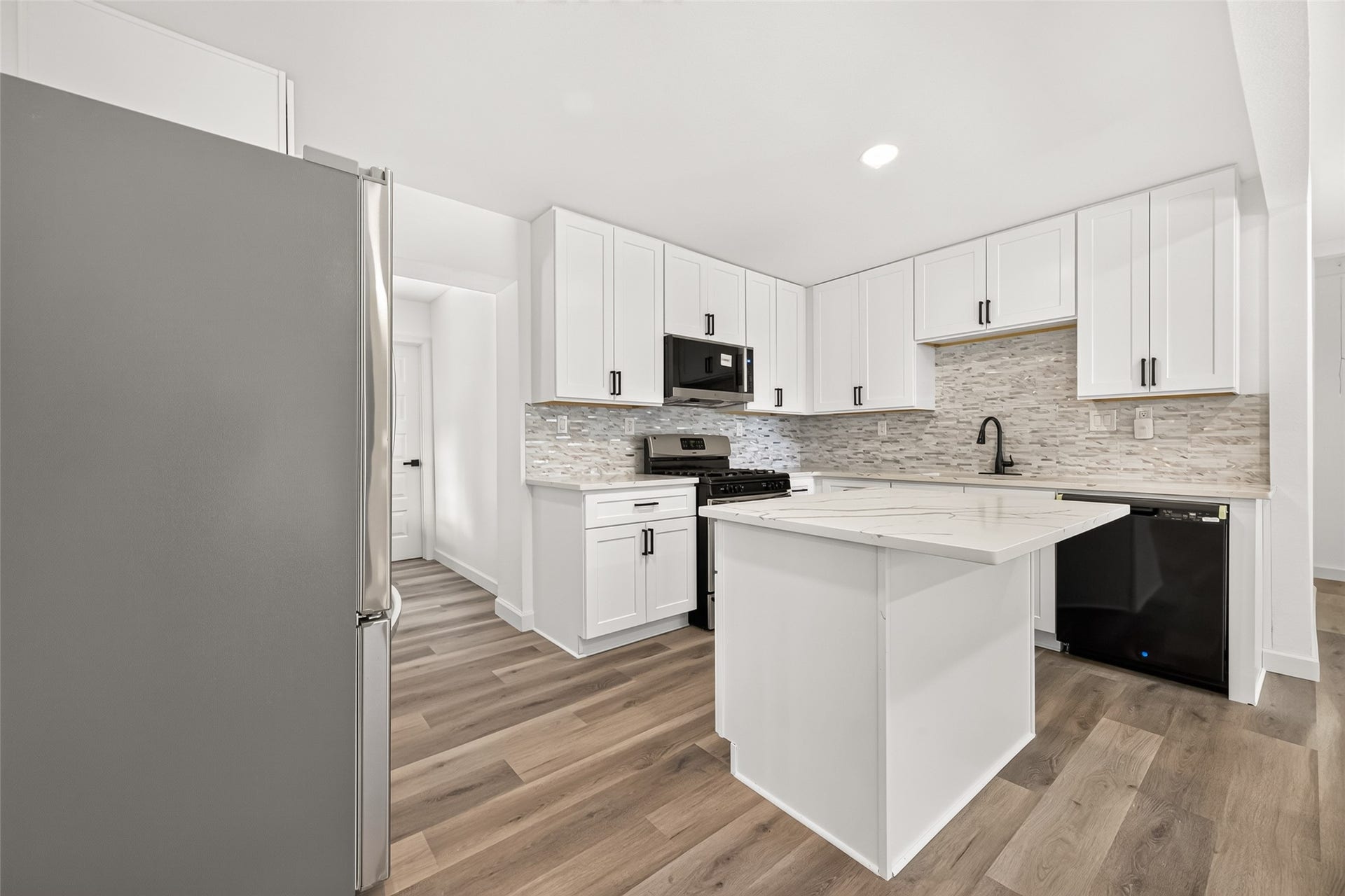 3107 Sunnydale Drive, Houston, TX 77051 3107 Sunnydale Drive, Houston, TX 77051
