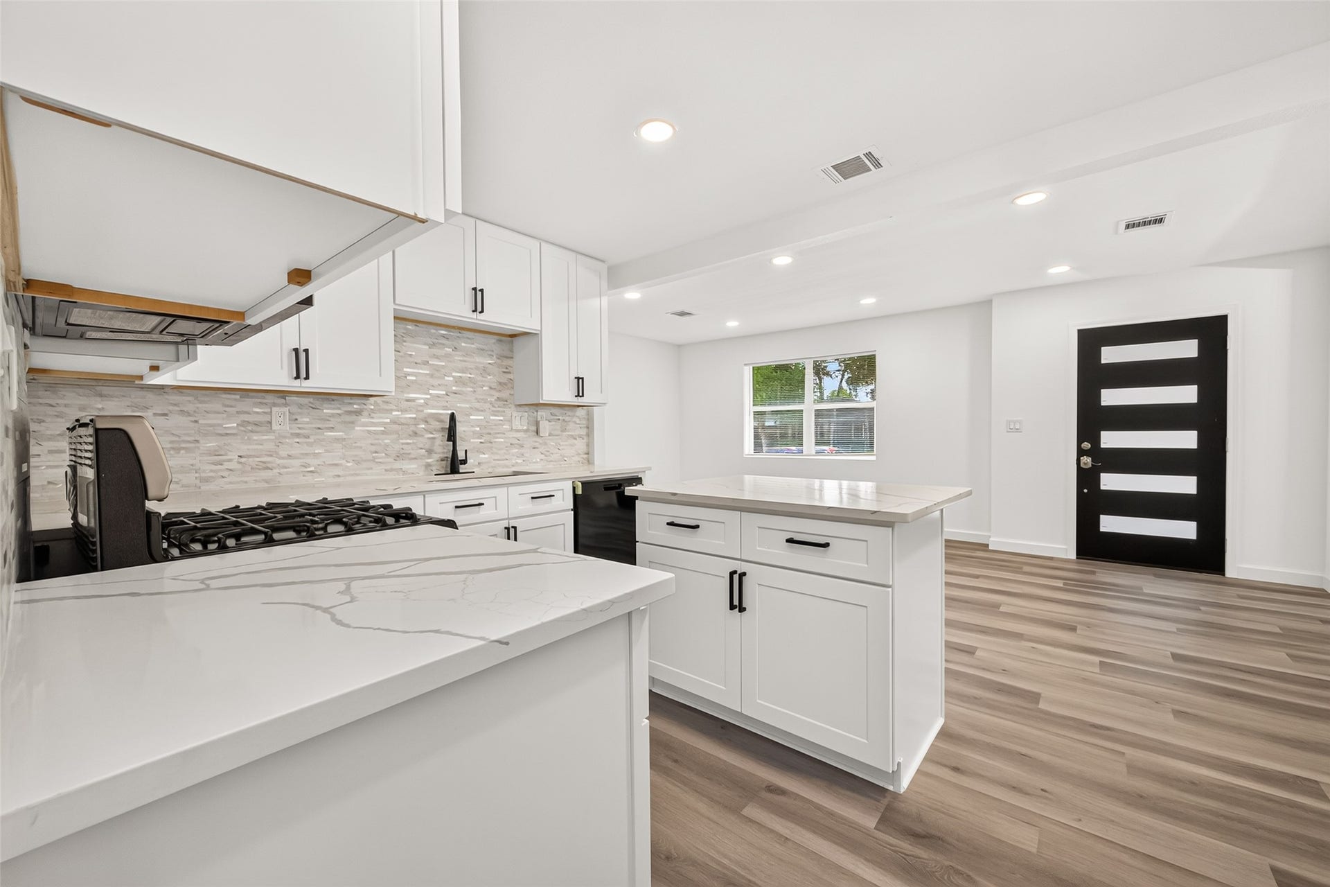 3107 Sunnydale Drive, Houston, TX 77051 3107 Sunnydale Drive, Houston, TX 77051