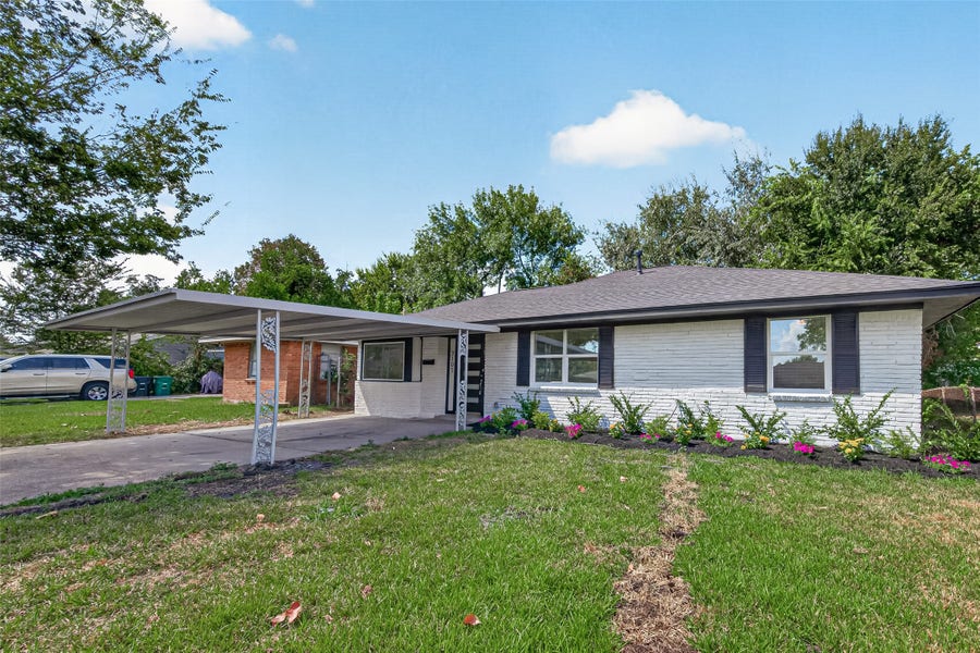 Property photo for 3107 Sunnydale Drive, Houston, TX