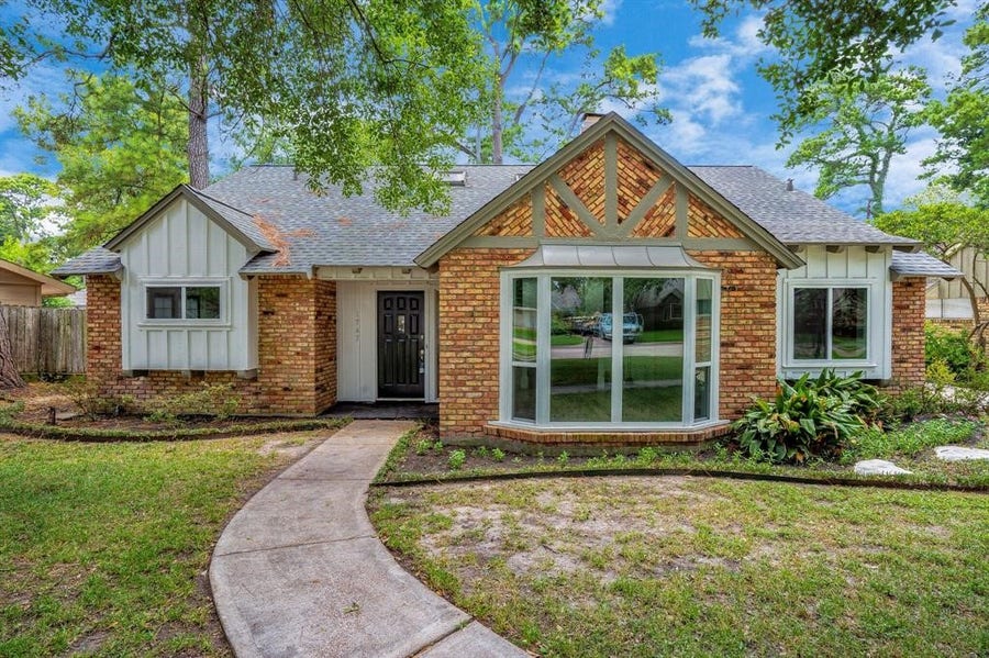 Property photo for 1747 Maux Drive, Houston, TX