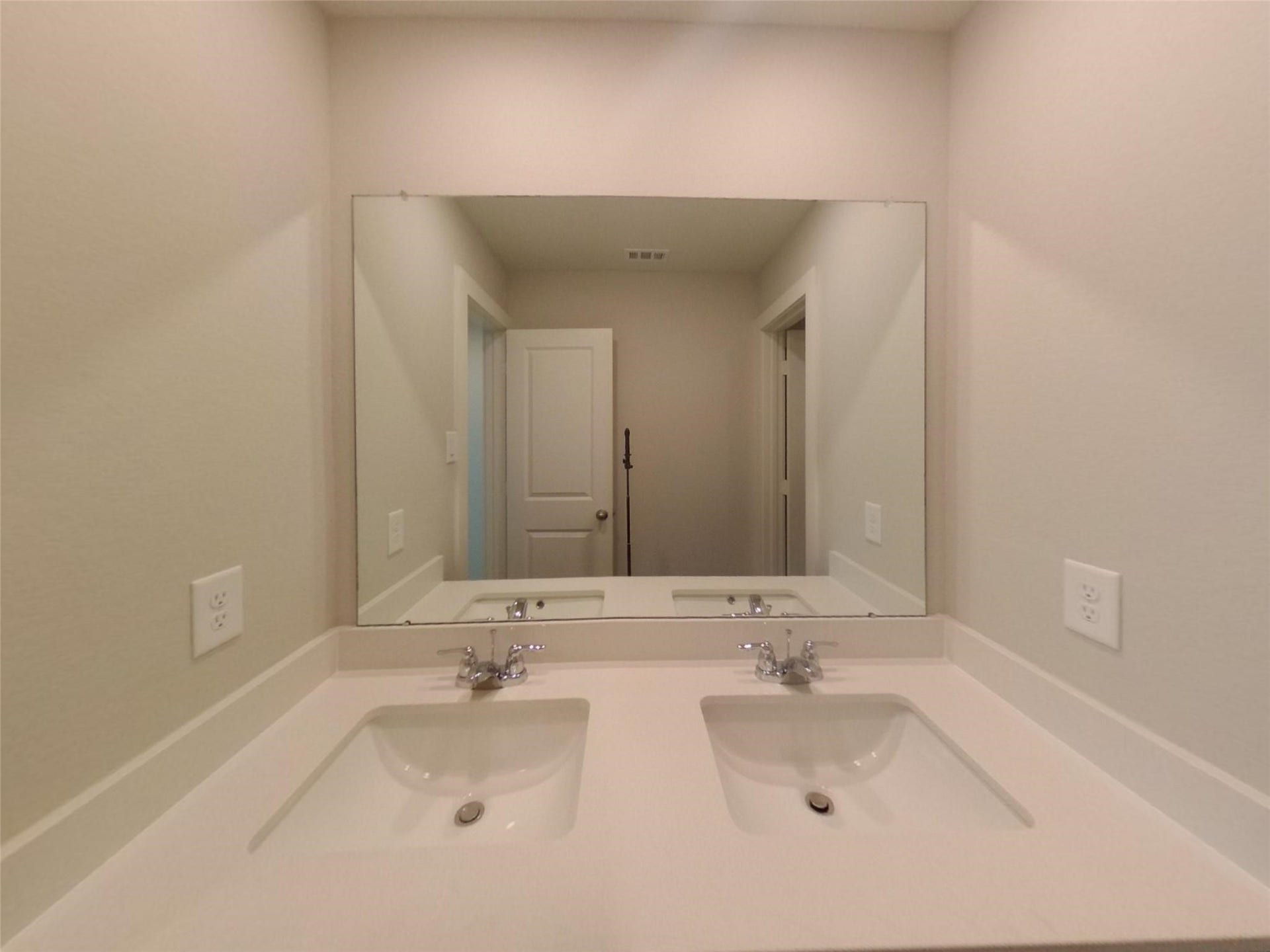 9835 Willow Creek Commerce Drive, #110, Tomball, TX 77375 9835 Willow Creek Commerce Drive, #110, Tomball, TX 77375