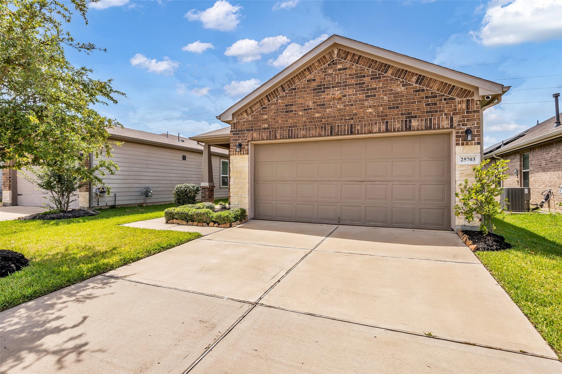 25703 Bottlebrush Sedge Street, Katy, TX 77493 25703 Bottlebrush Sedge Street, Katy, TX 77493