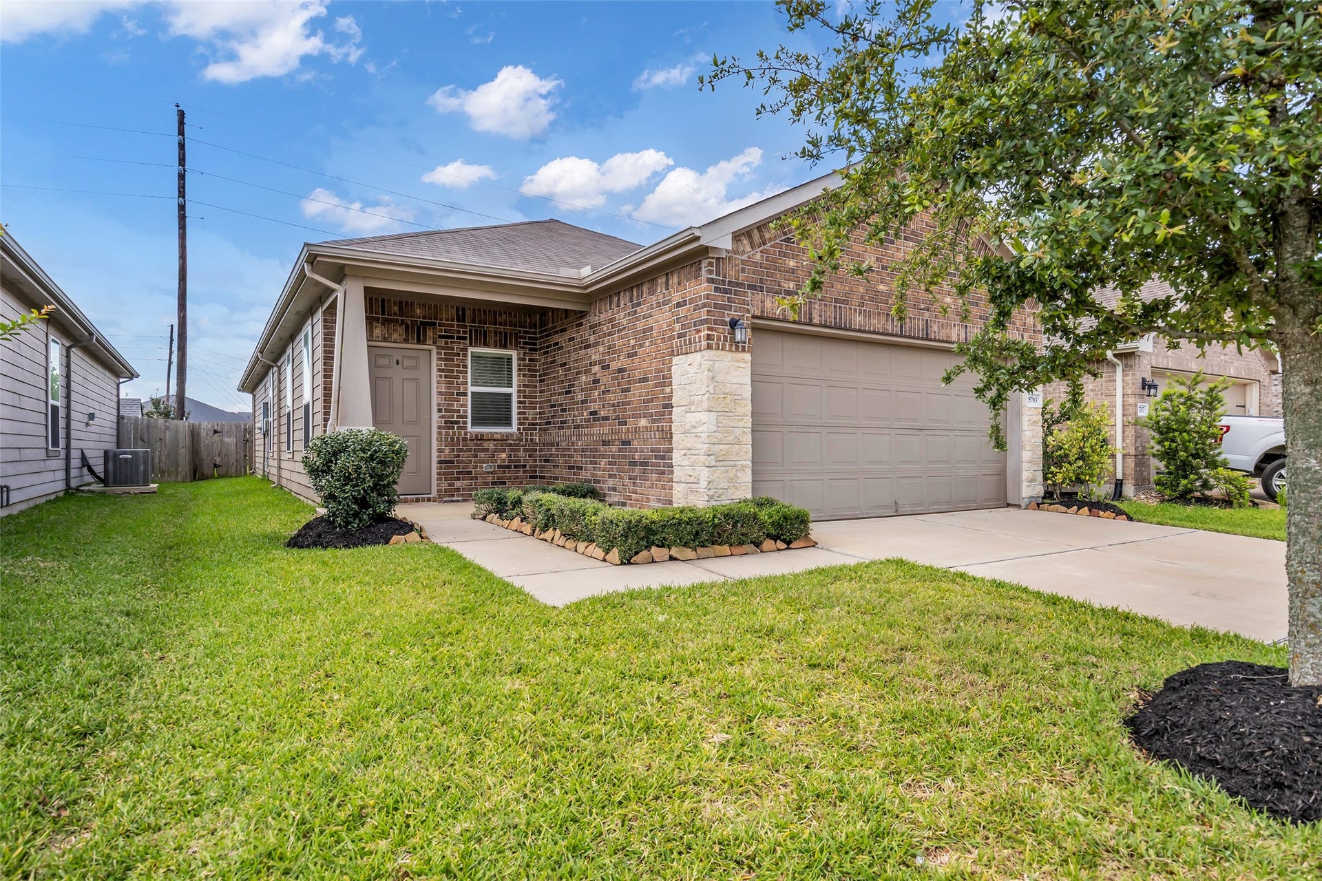 25703 Bottlebrush Sedge Street, Katy, TX 77493 25703 Bottlebrush Sedge Street, Katy, TX 77493