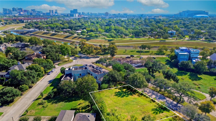 Property photo for 3510 N Braeswood Boulevard, Houston, TX