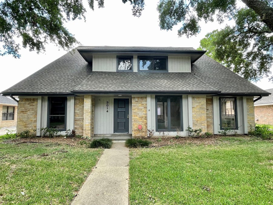 Property photo for 3014 Edgewood Drive, Sugar Land, TX