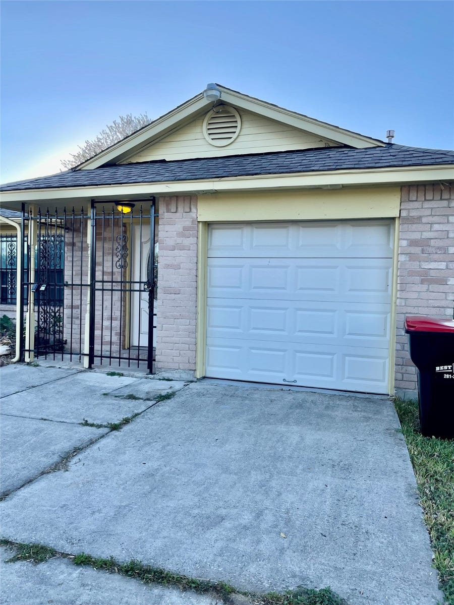 Property photo for 11907 E Marsham Circle, Houston, TX
