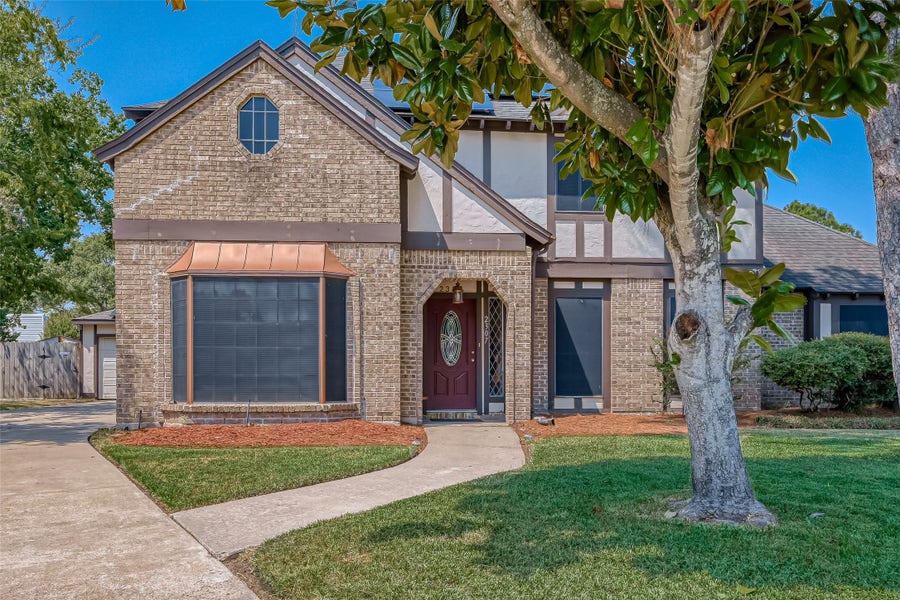Property photo for 2307 Oakview Drive, Missouri City, TX