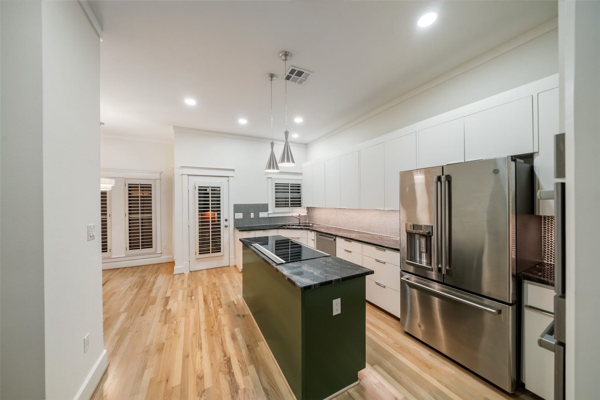 455 W 18th Street, Houston, TX 77008 455 W 18th Street, Houston, TX 77008