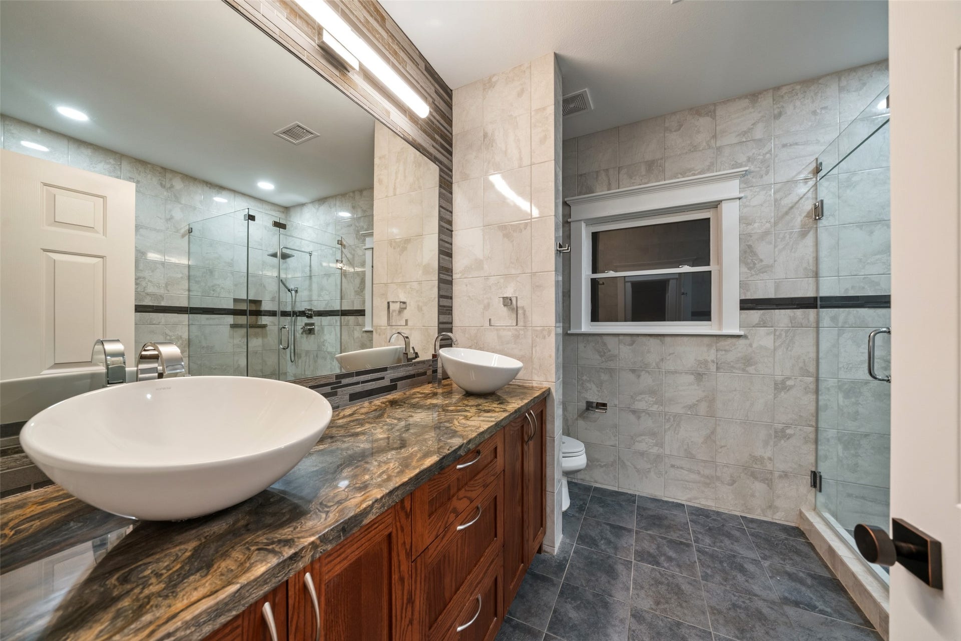 455 W 18th Street, Houston, TX 77008 Dedicated closet space provides practical storage and everyday organization.