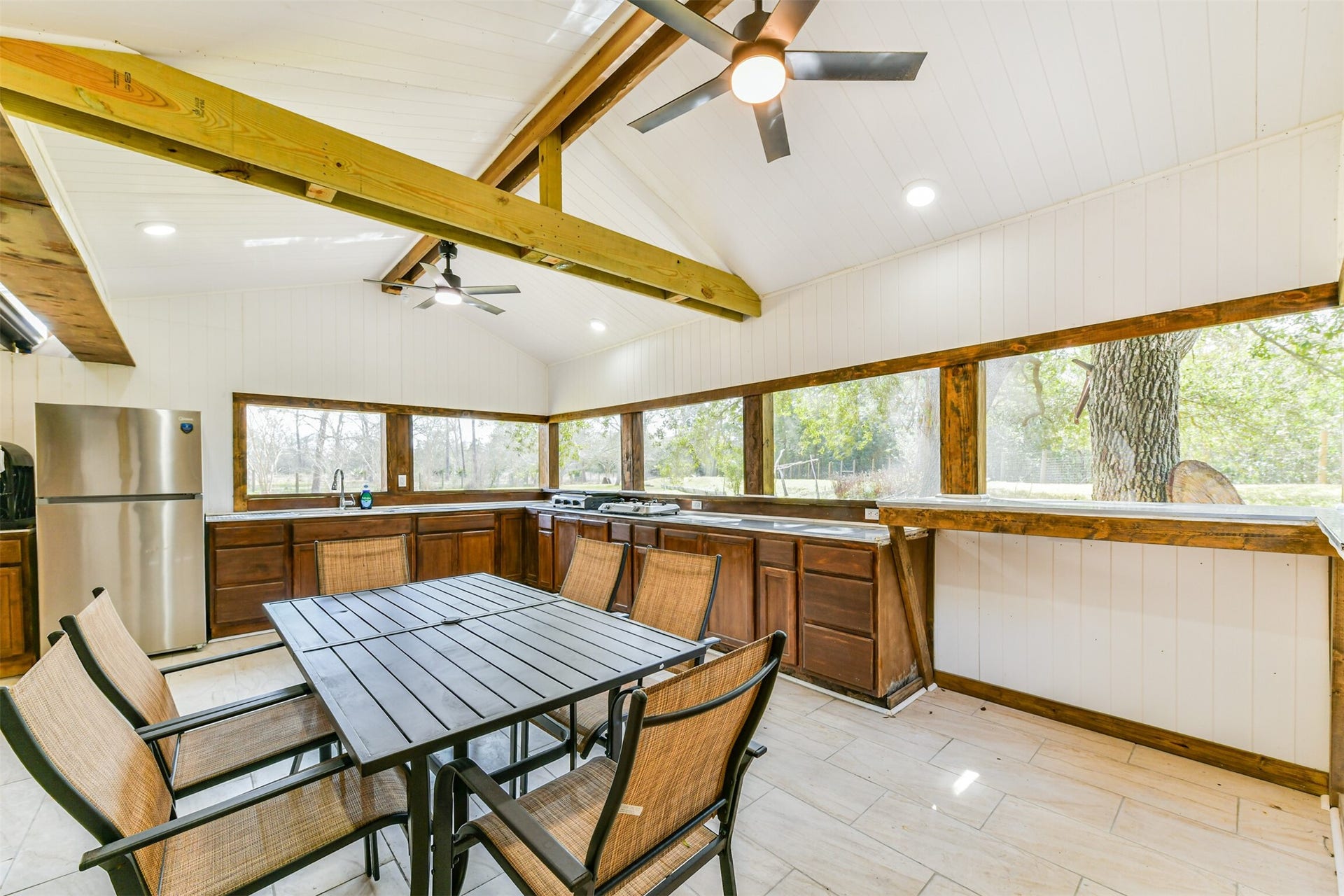 9101 Lazy Lane, Hitchcock, TX 77563 9101 Lazy Lane, Hitchcock, TX 77563