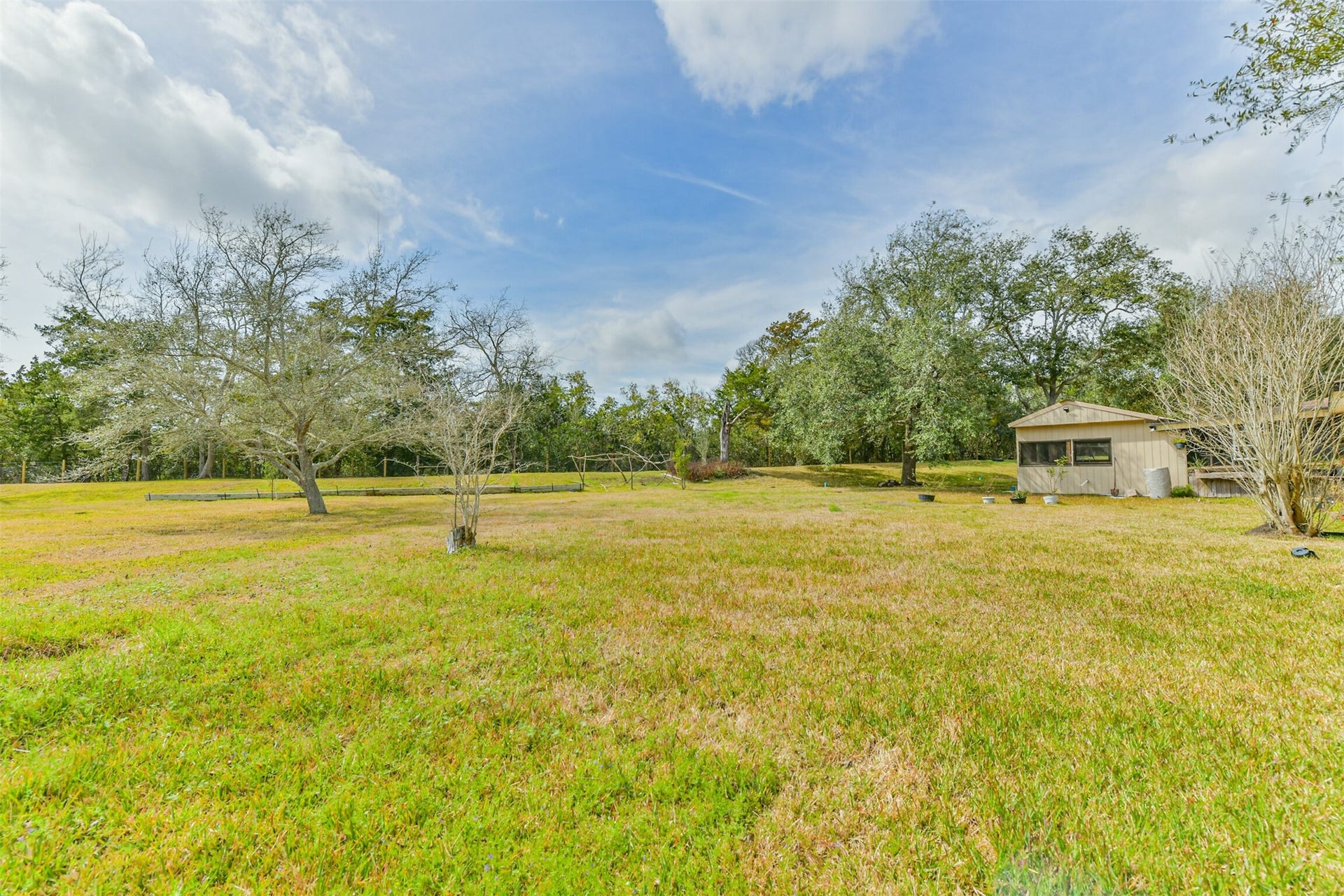 9101 Lazy Lane, Hitchcock, TX 77563 9101 Lazy Lane, Hitchcock, TX 77563