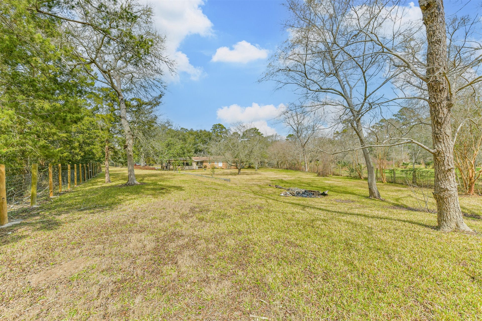 9101 Lazy Lane, Hitchcock, TX 77563 9101 Lazy Lane, Hitchcock, TX 77563