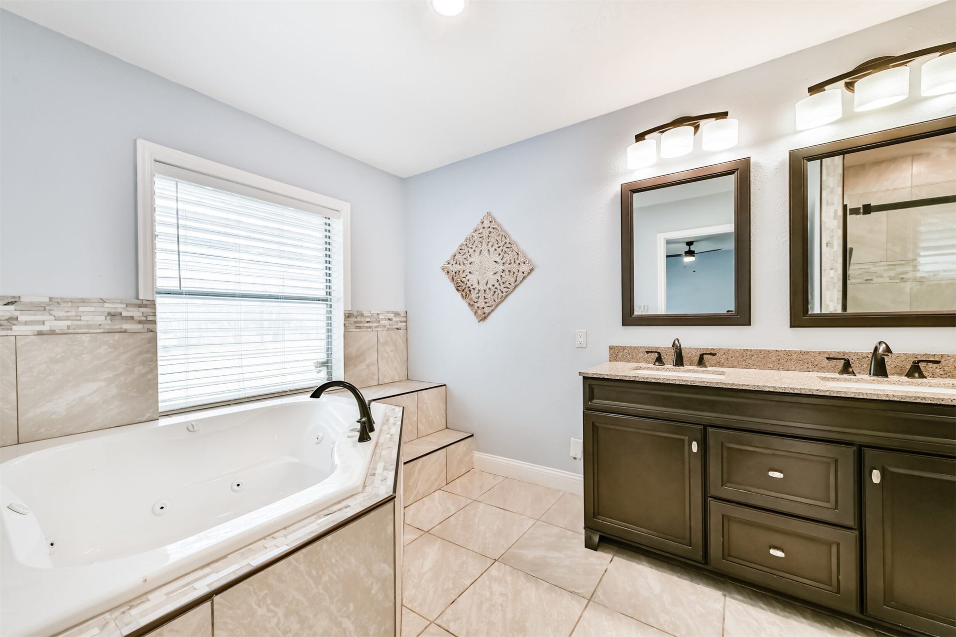 9101 Lazy Lane, Hitchcock, TX 77563 9101 Lazy Lane, Hitchcock, TX 77563