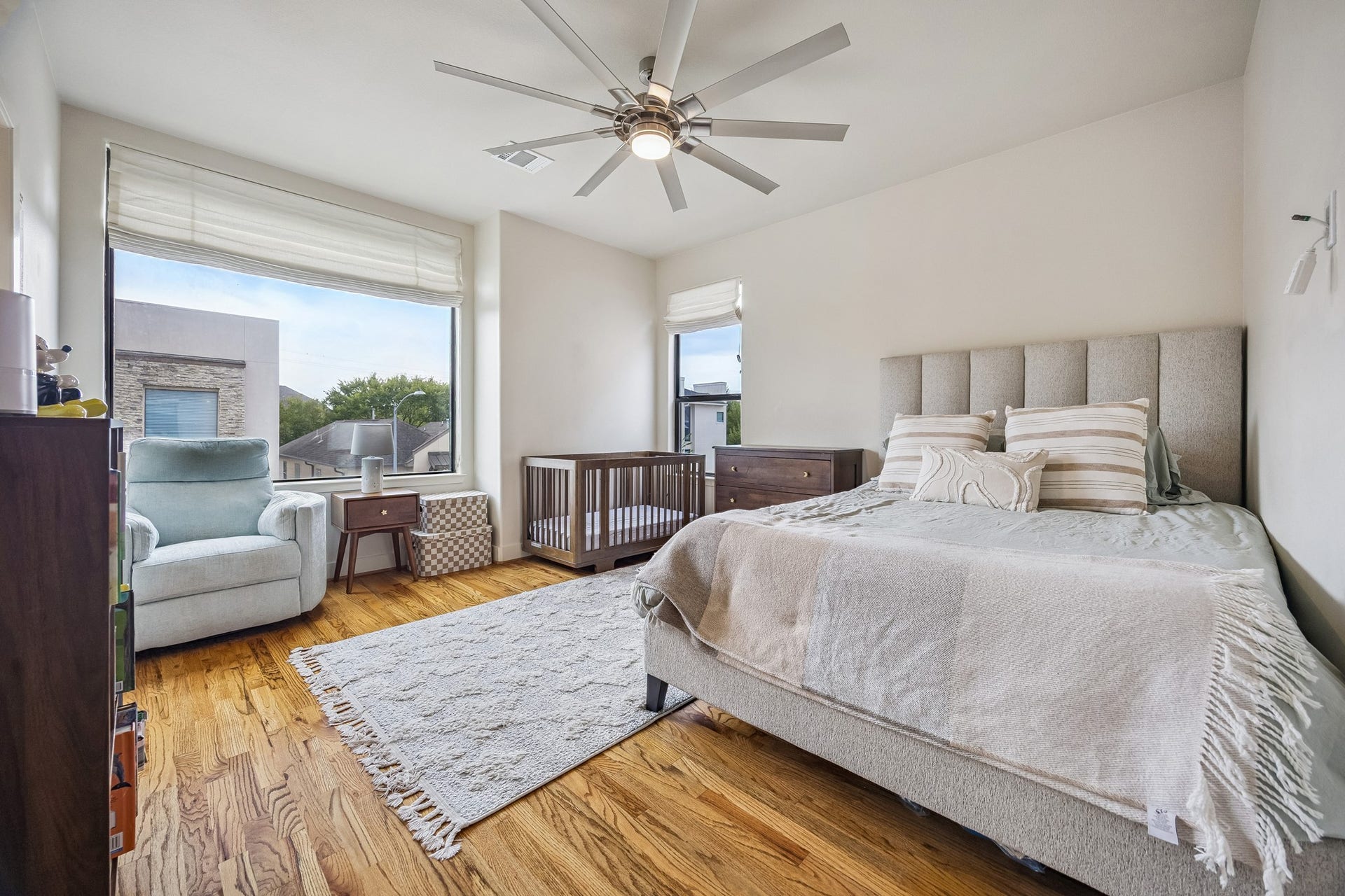 4414 Floyd Street, Houston, TX 77007 Third floor bedroom