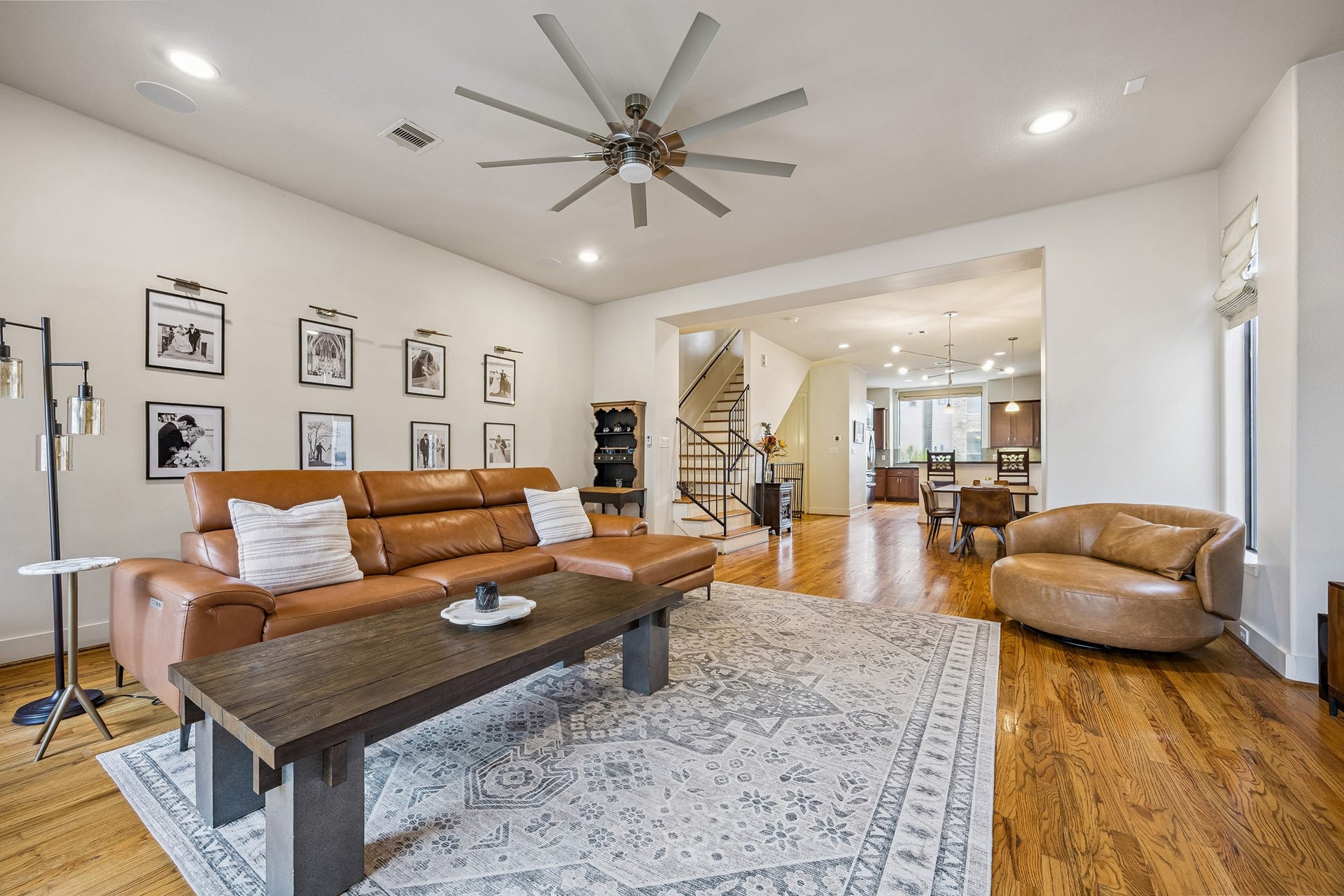4414 Floyd Street, Houston, TX 77007 Your large living room with an oversized ceiling fan