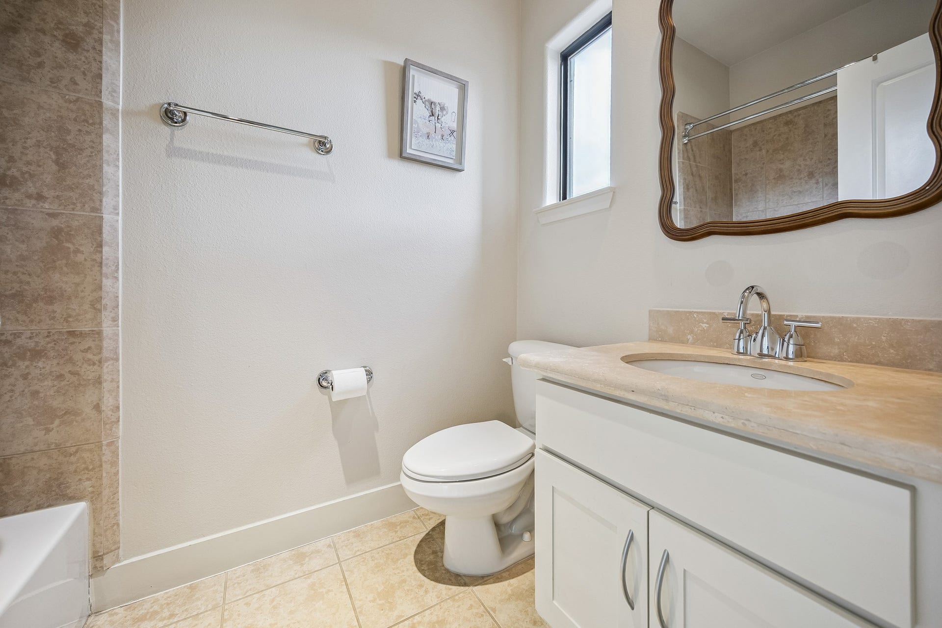 4414 Floyd Street, Houston, TX 77007 Third floor bathroom