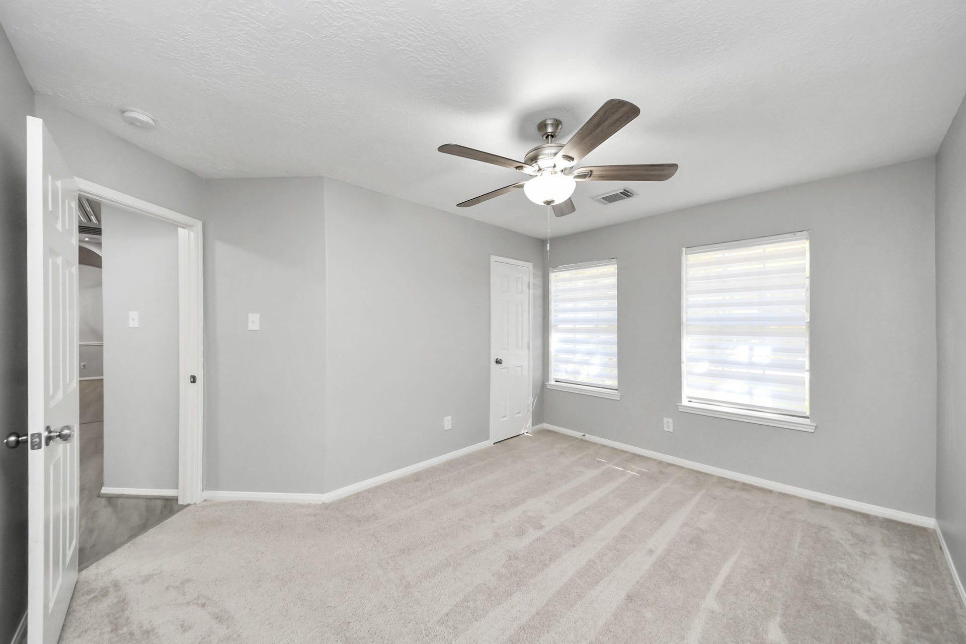 2127 Grovewood Park, Conroe, TX 77385 Bedroom 2