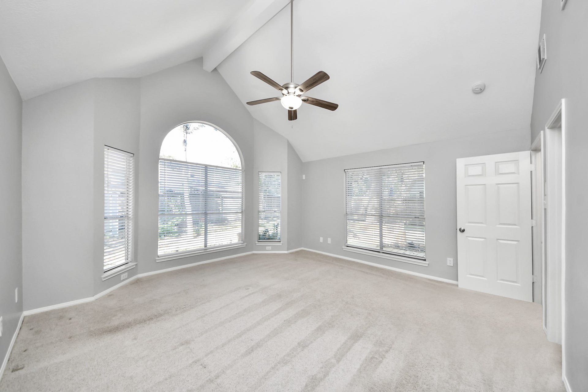 2127 Grovewood Park, Conroe, TX 77385 Primary Bedroom