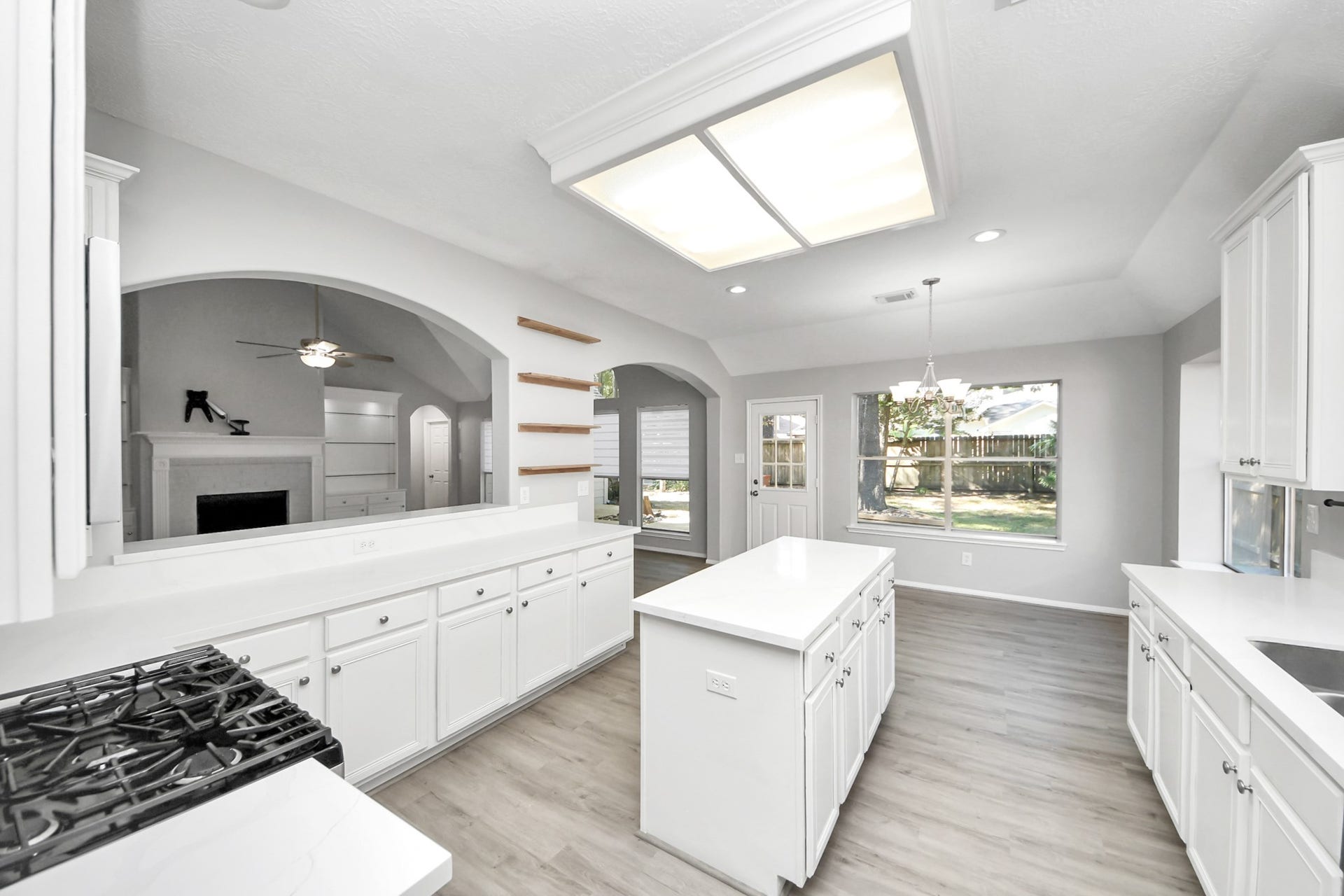 2127 Grovewood Park, Conroe, TX 77385 2127 Grovewood Park, Conroe, TX 77385