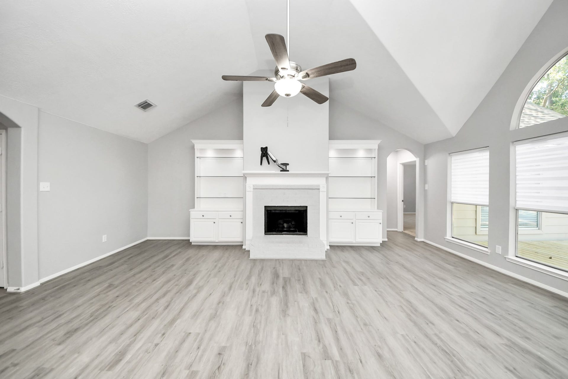2127 Grovewood Park, Conroe, TX 77385 2127 Grovewood Park, Conroe, TX 77385