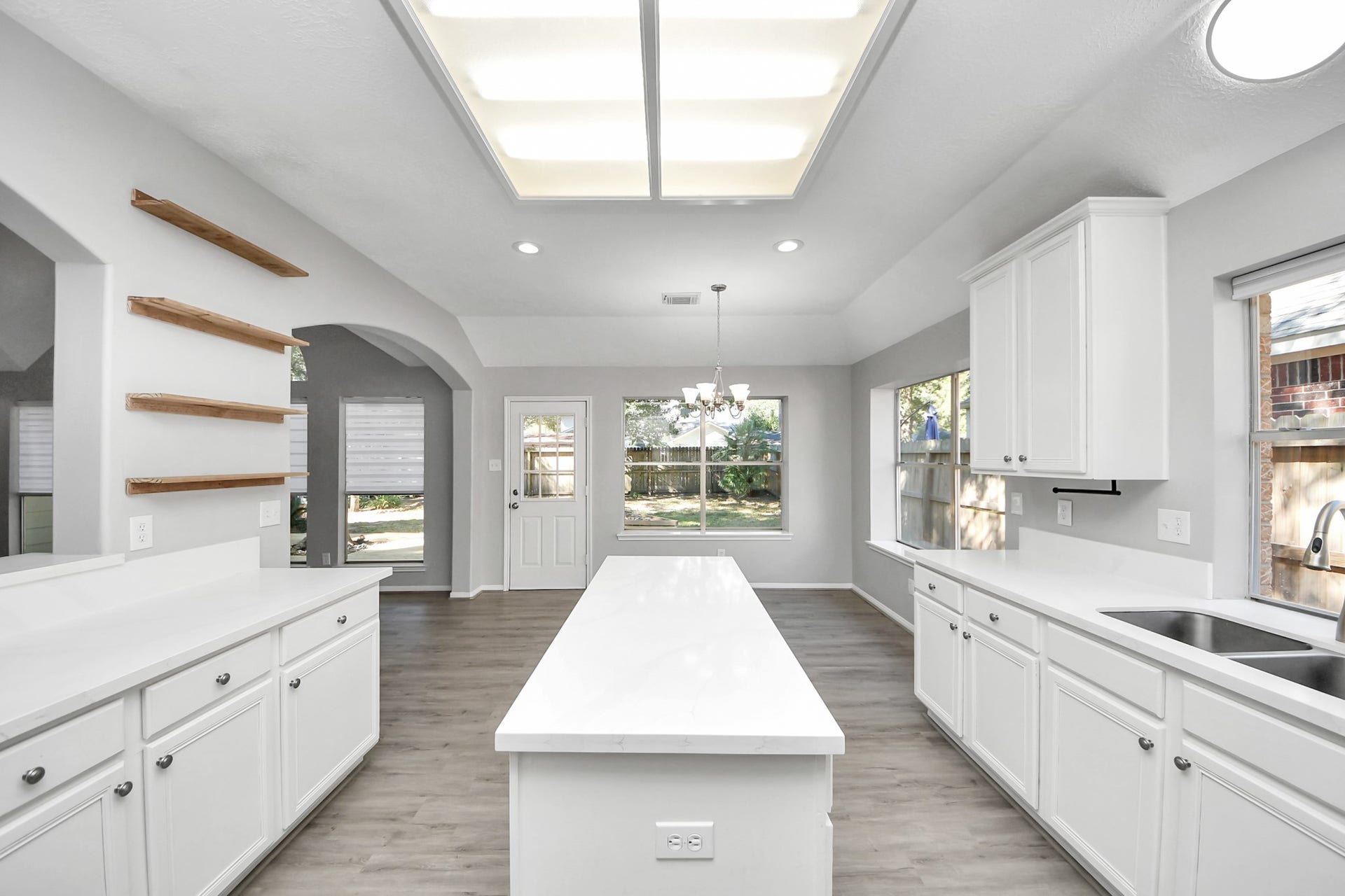 2127 Grovewood Park, Conroe, TX 77385 2127 Grovewood Park, Conroe, TX 77385