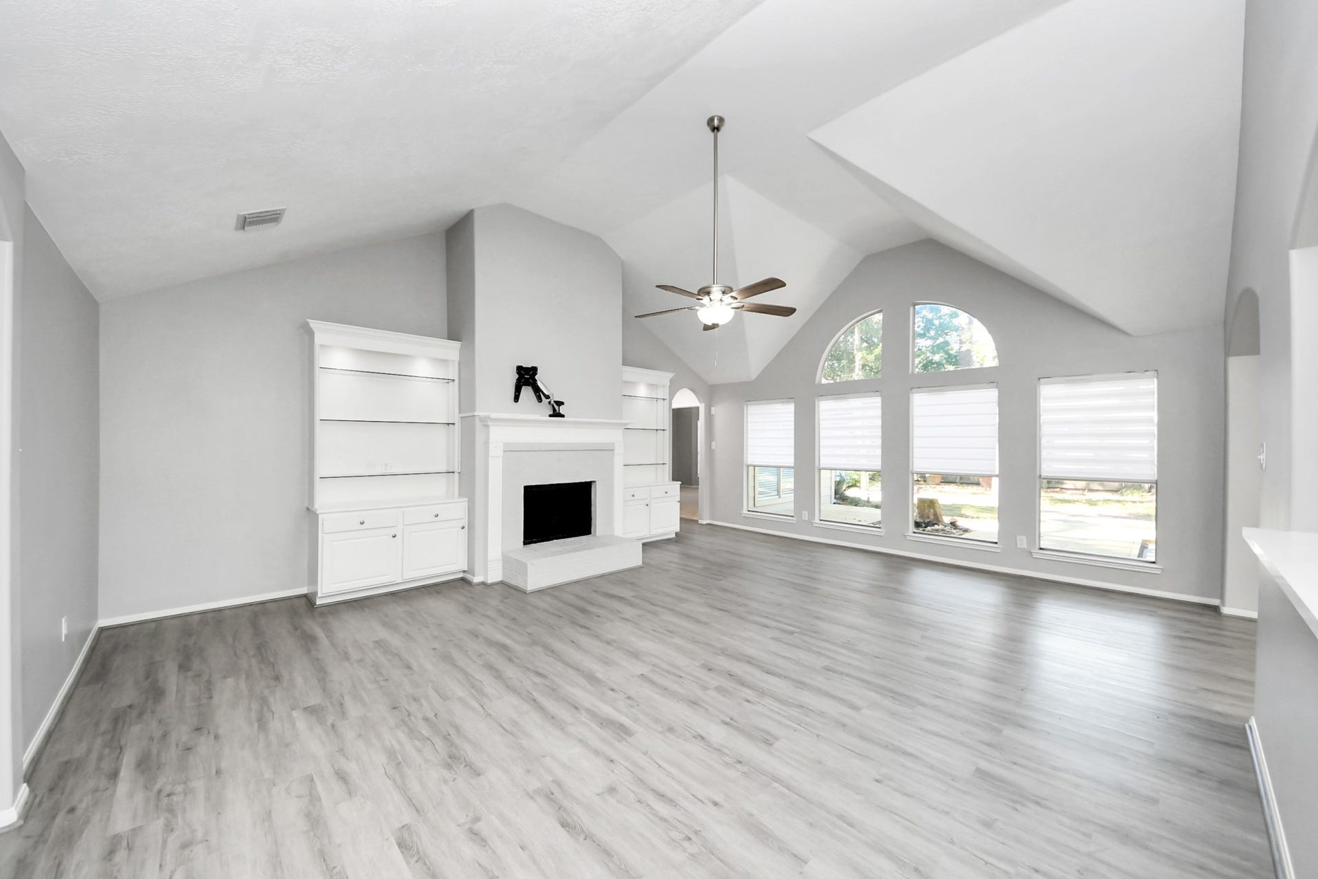 2127 Grovewood Park, Conroe, TX 77385 2127 Grovewood Park, Conroe, TX 77385