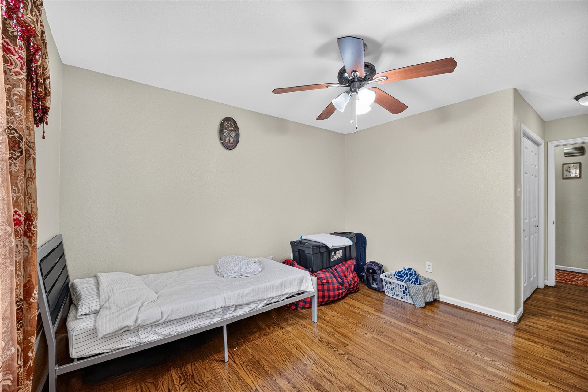 7002 Leader Street, Houston, TX 77074 7002 Leader Street, Houston, TX 77074