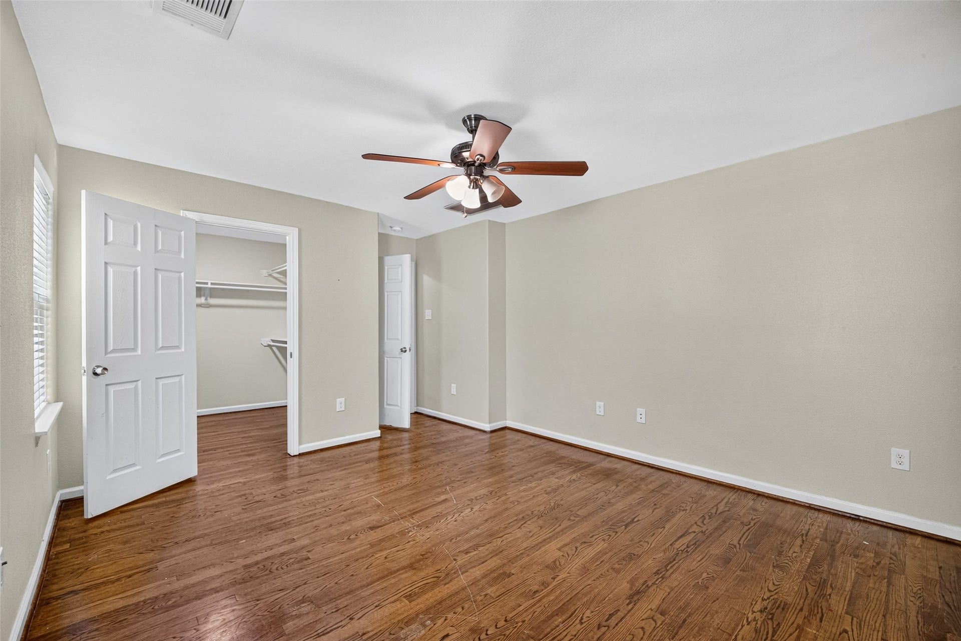 7002 Leader Street, Houston, TX 77074 7002 Leader Street, Houston, TX 77074