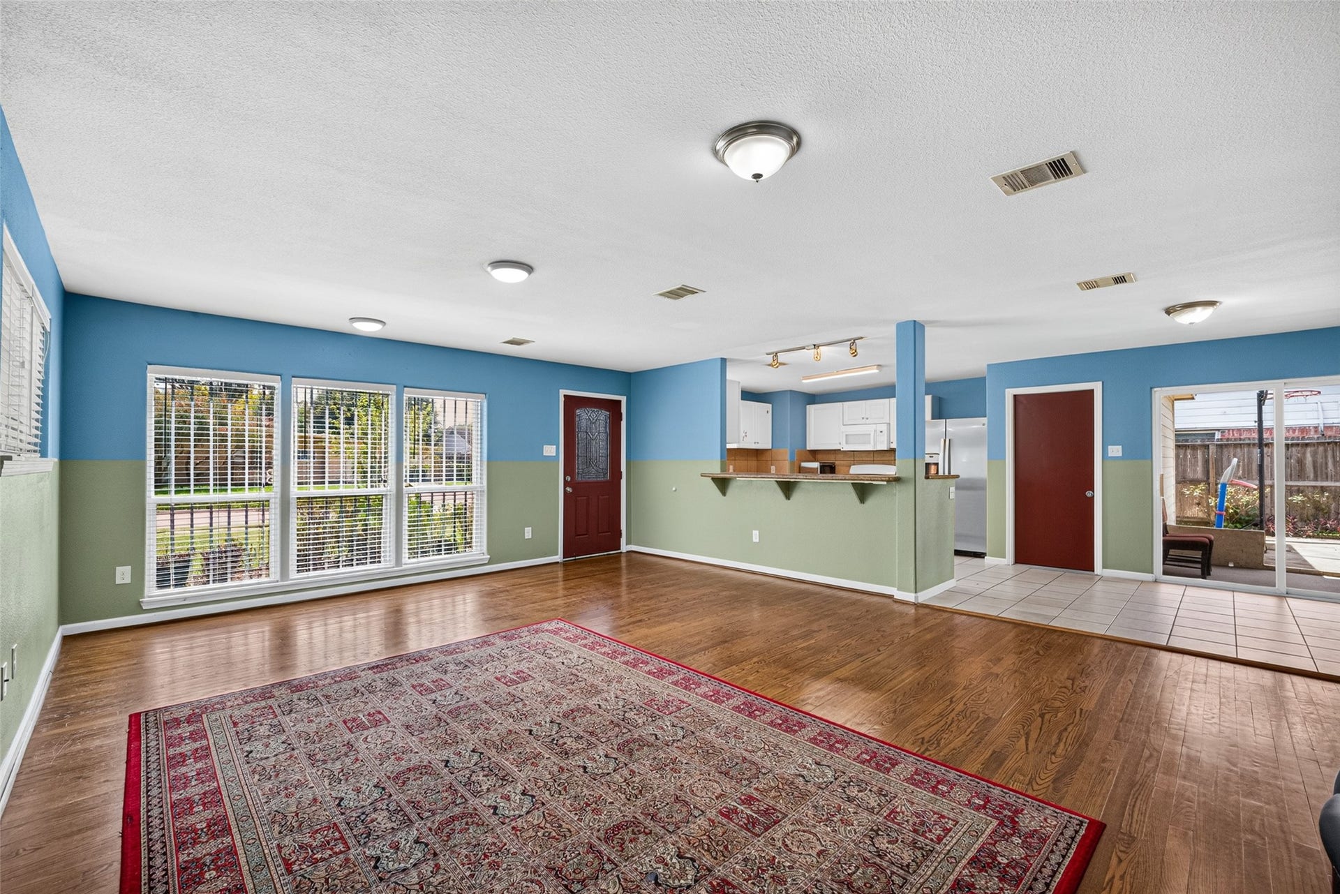 7002 Leader Street, Houston, TX 77074 7002 Leader Street, Houston, TX 77074