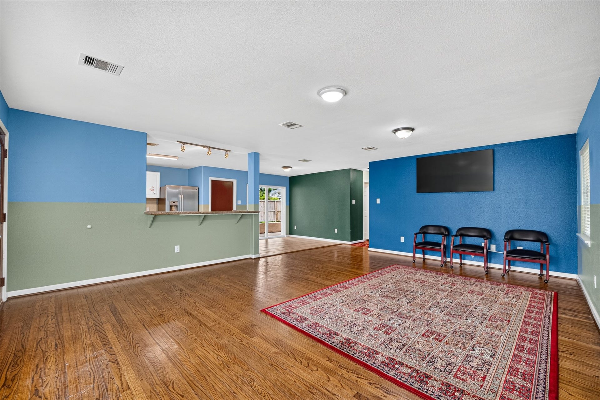 7002 Leader Street, Houston, TX 77074 7002 Leader Street, Houston, TX 77074