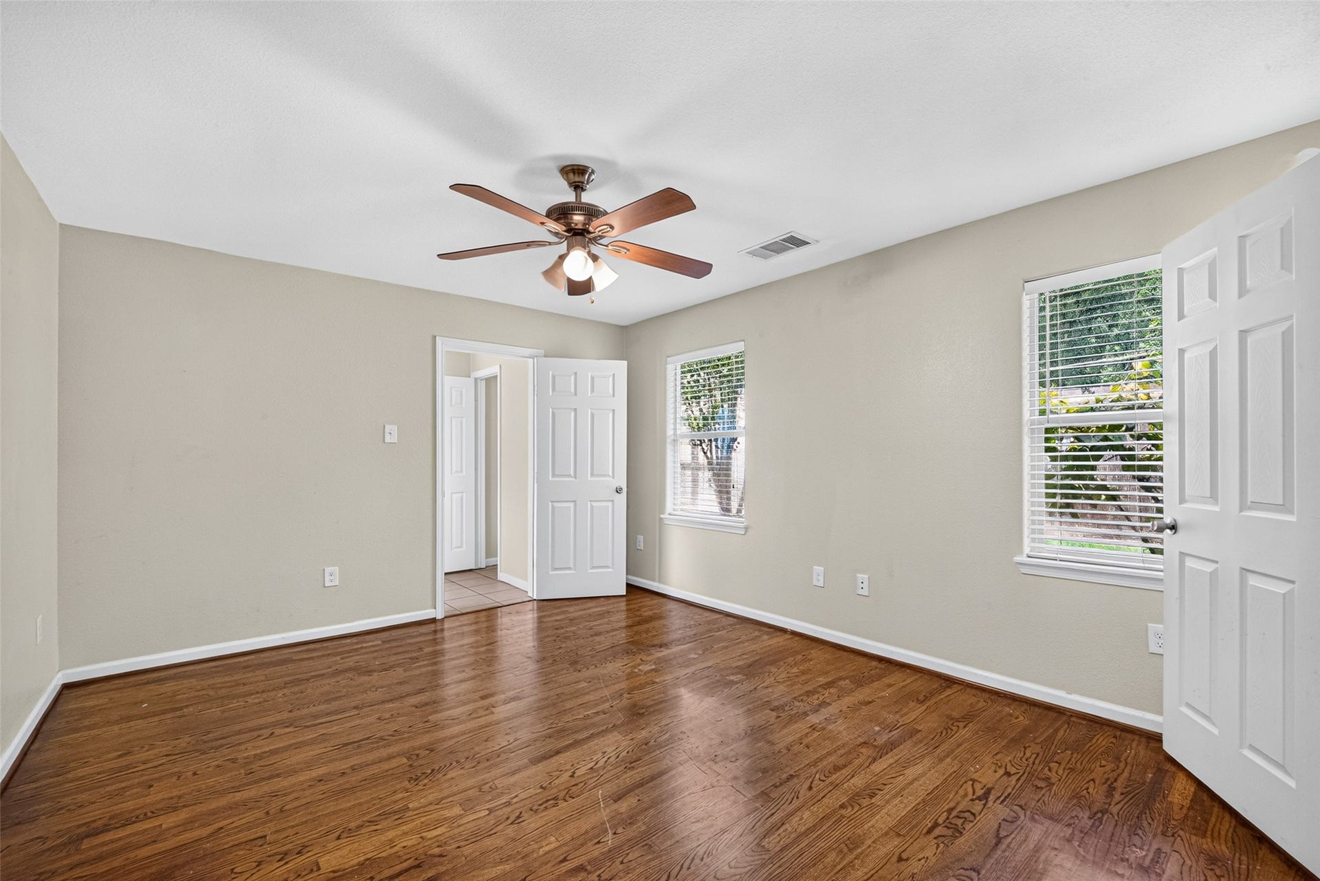 7002 Leader Street, Houston, TX 77074 7002 Leader Street, Houston, TX 77074