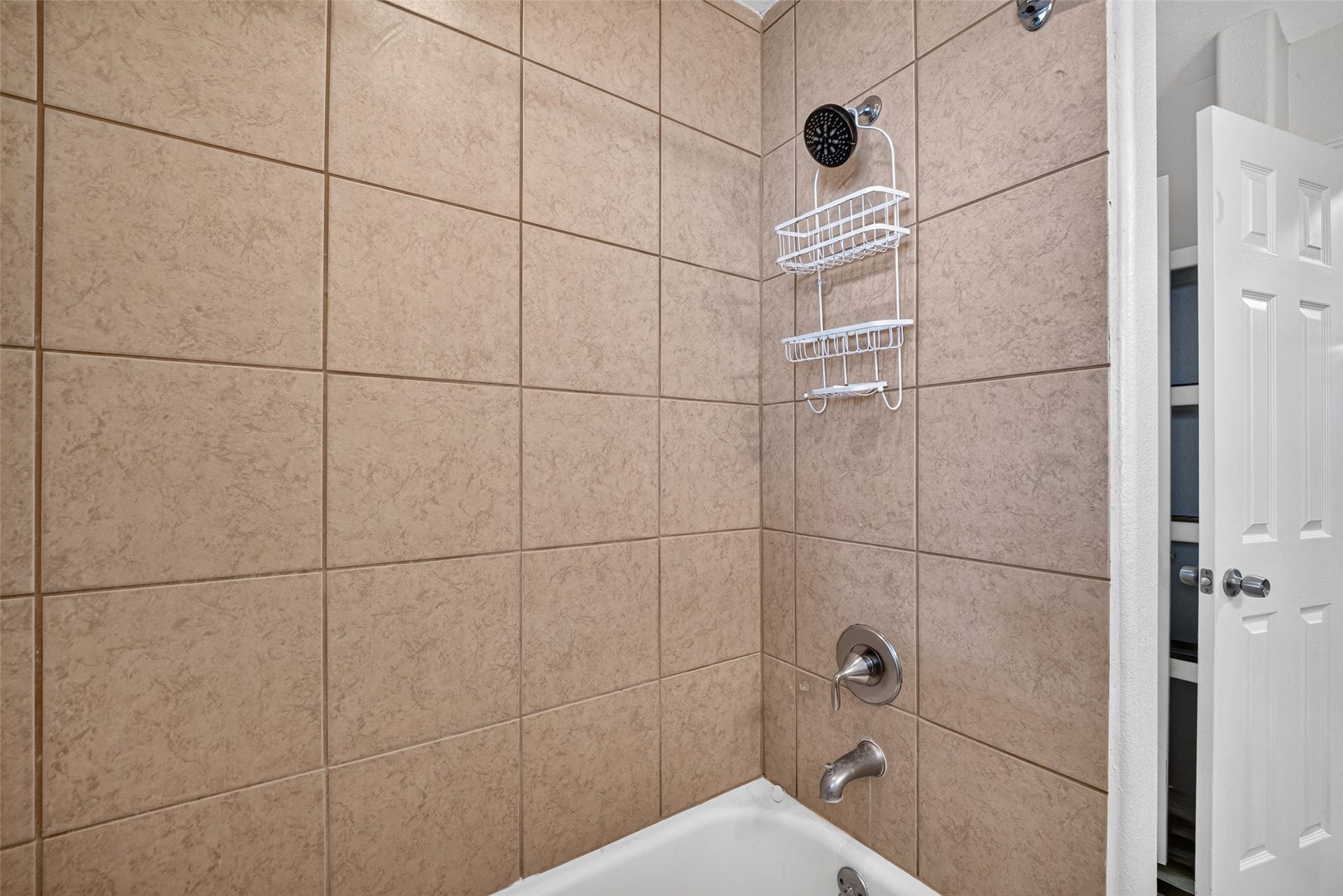 7002 Leader Street, Houston, TX 77074 7002 Leader Street, Houston, TX 77074