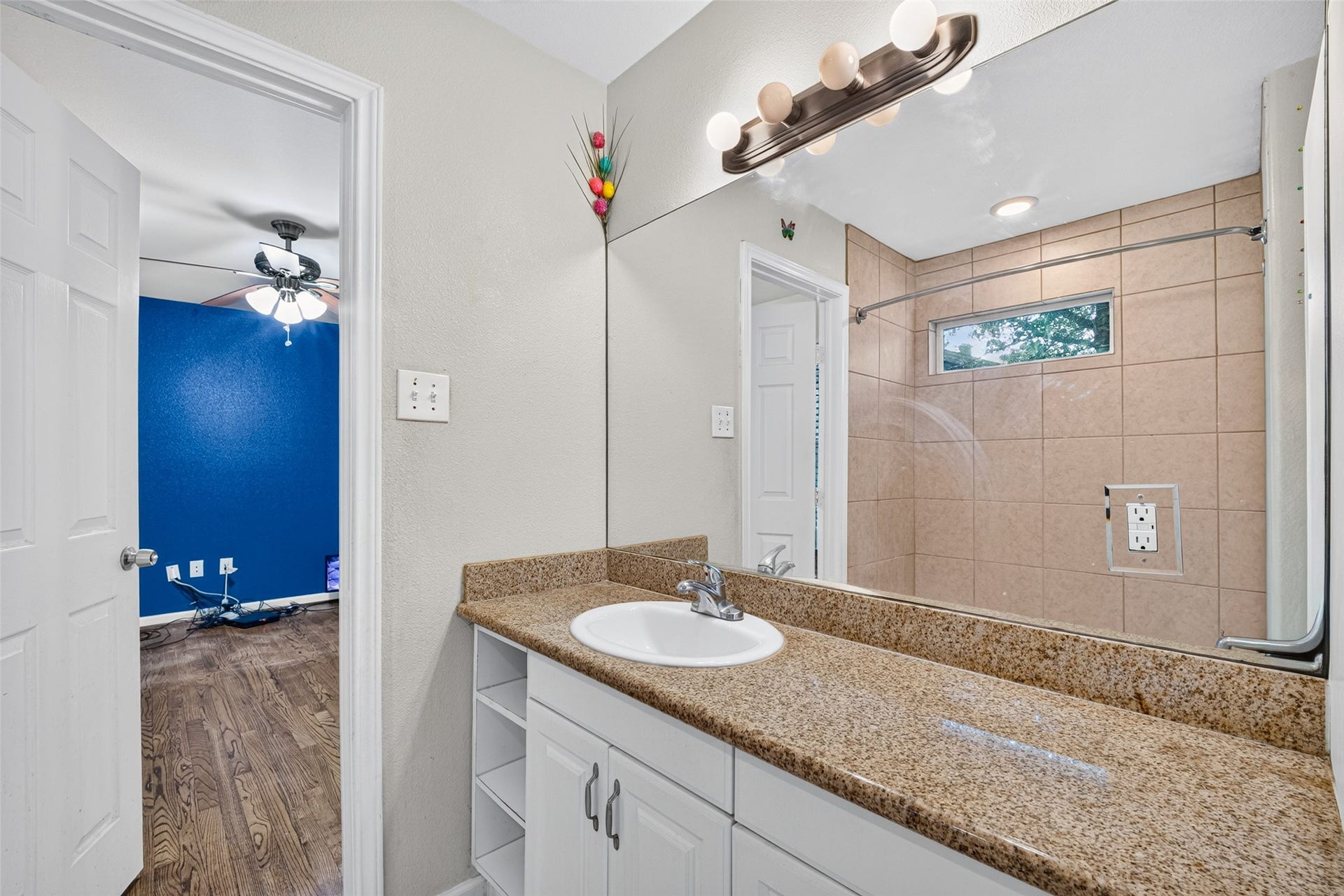 7002 Leader Street, Houston, TX 77074 7002 Leader Street, Houston, TX 77074