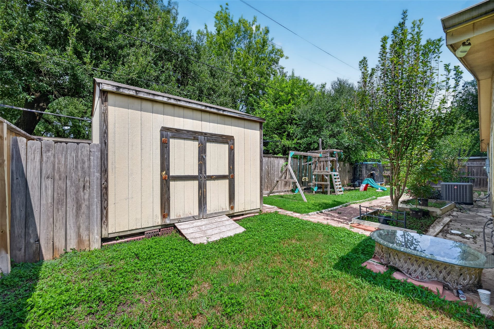 7002 Leader Street, Houston, TX 77074 7002 Leader Street, Houston, TX 77074