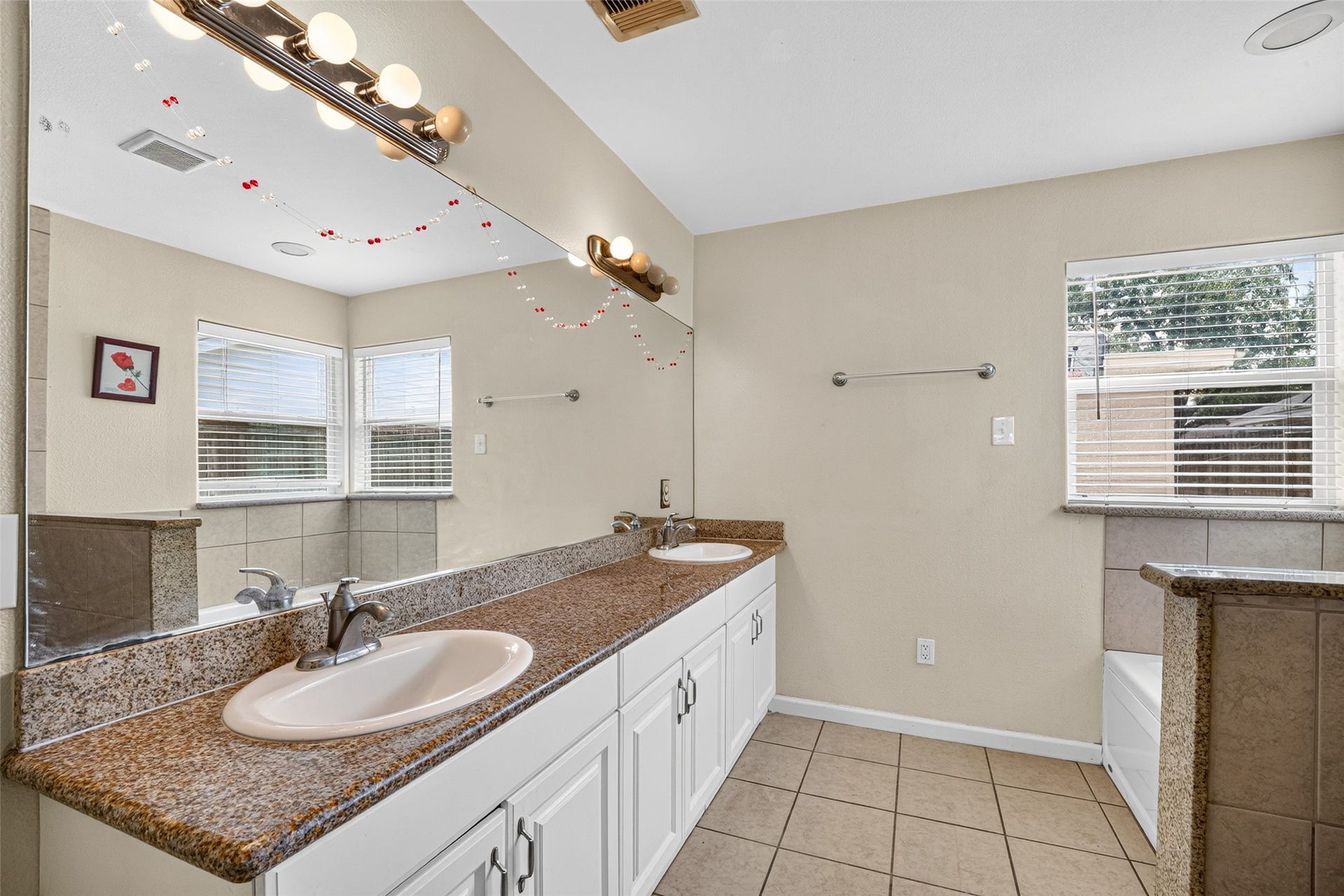 7002 Leader Street, Houston, TX 77074 7002 Leader Street, Houston, TX 77074