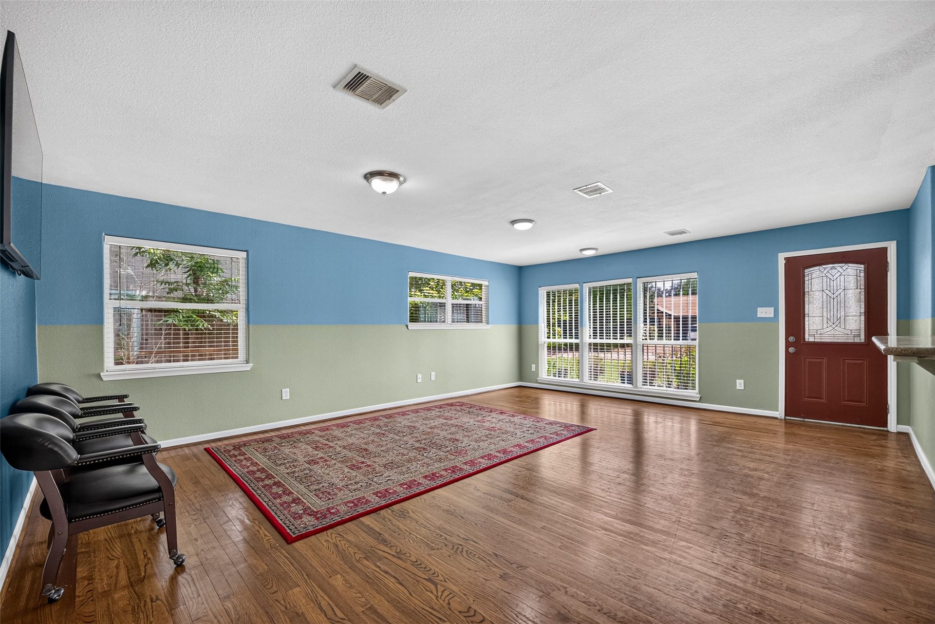 7002 Leader Street, Houston, TX 77074 7002 Leader Street, Houston, TX 77074