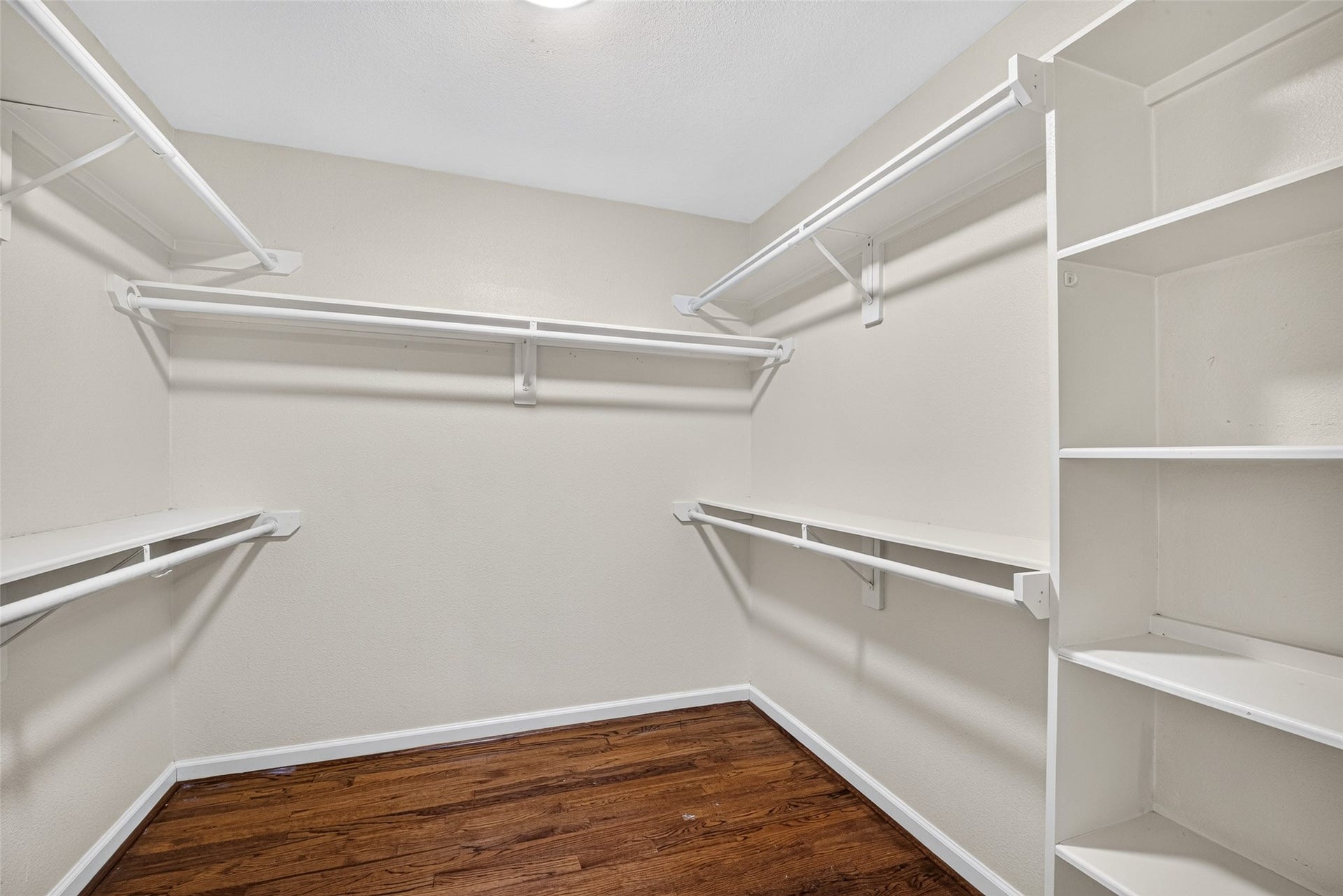 7002 Leader Street, Houston, TX 77074 7002 Leader Street, Houston, TX 77074