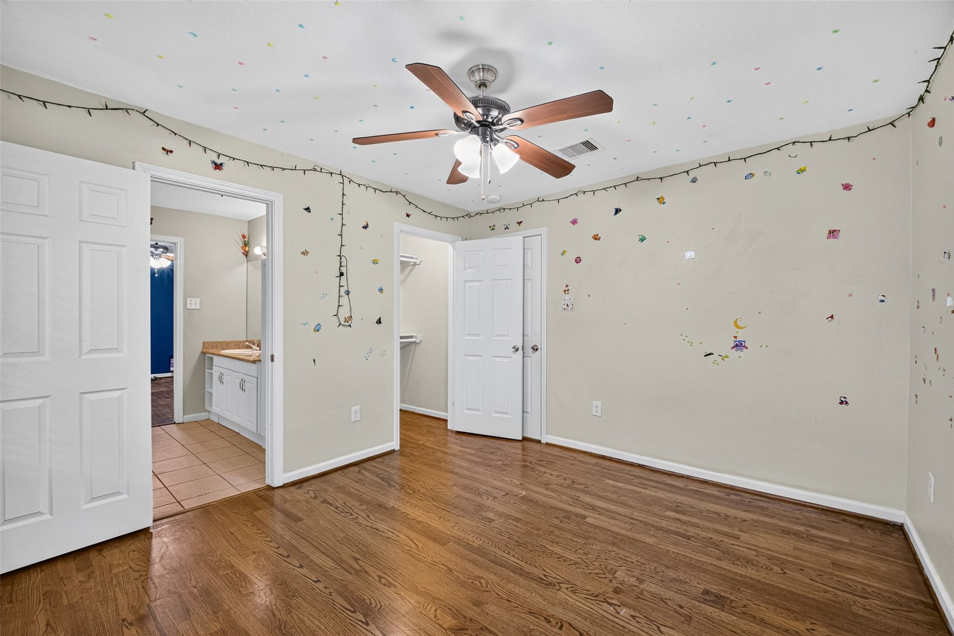 7002 Leader Street, Houston, TX 77074 7002 Leader Street, Houston, TX 77074